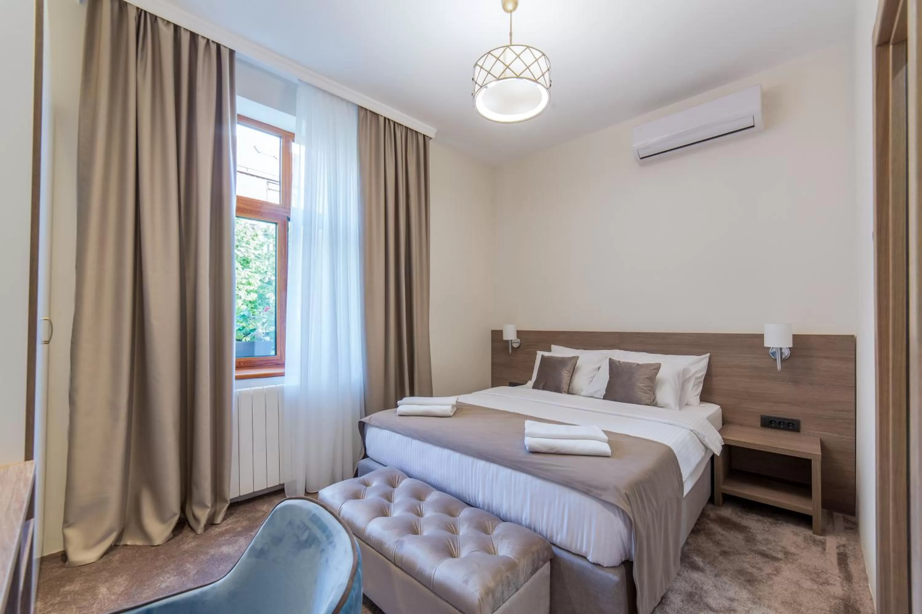 Bed in M House Belgrade Residence