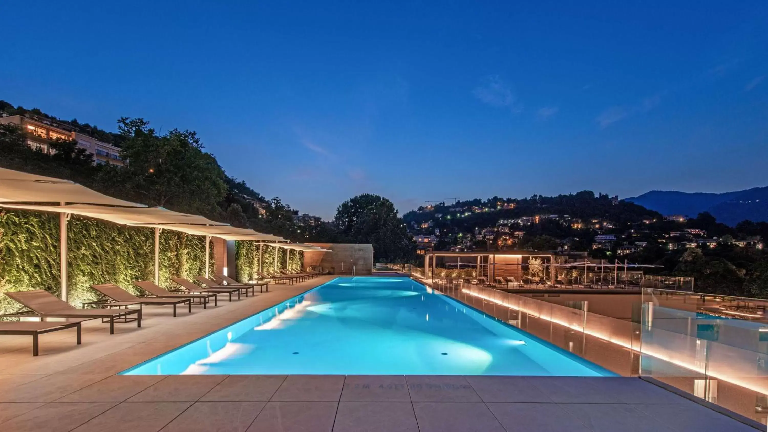 Swimming Pool in Hilton Lake Como