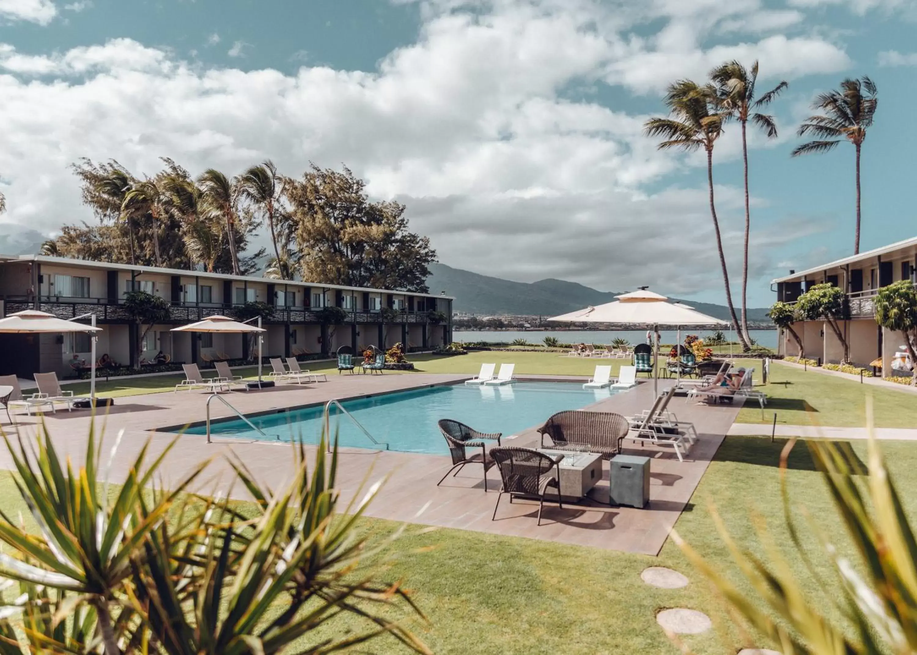 Pool view, Swimming Pool in Maui Seaside Hotel