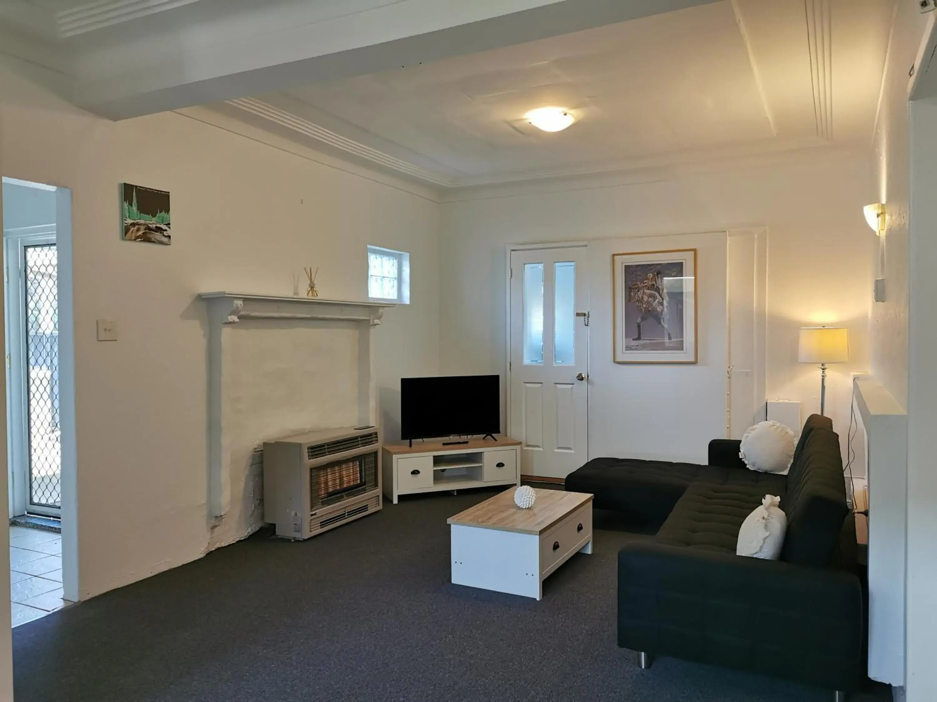 Living room, Seating Area in Bathurst Explorers Motel