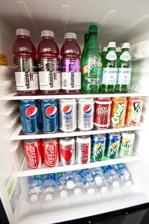 On-site shops in Menlo Park Inn