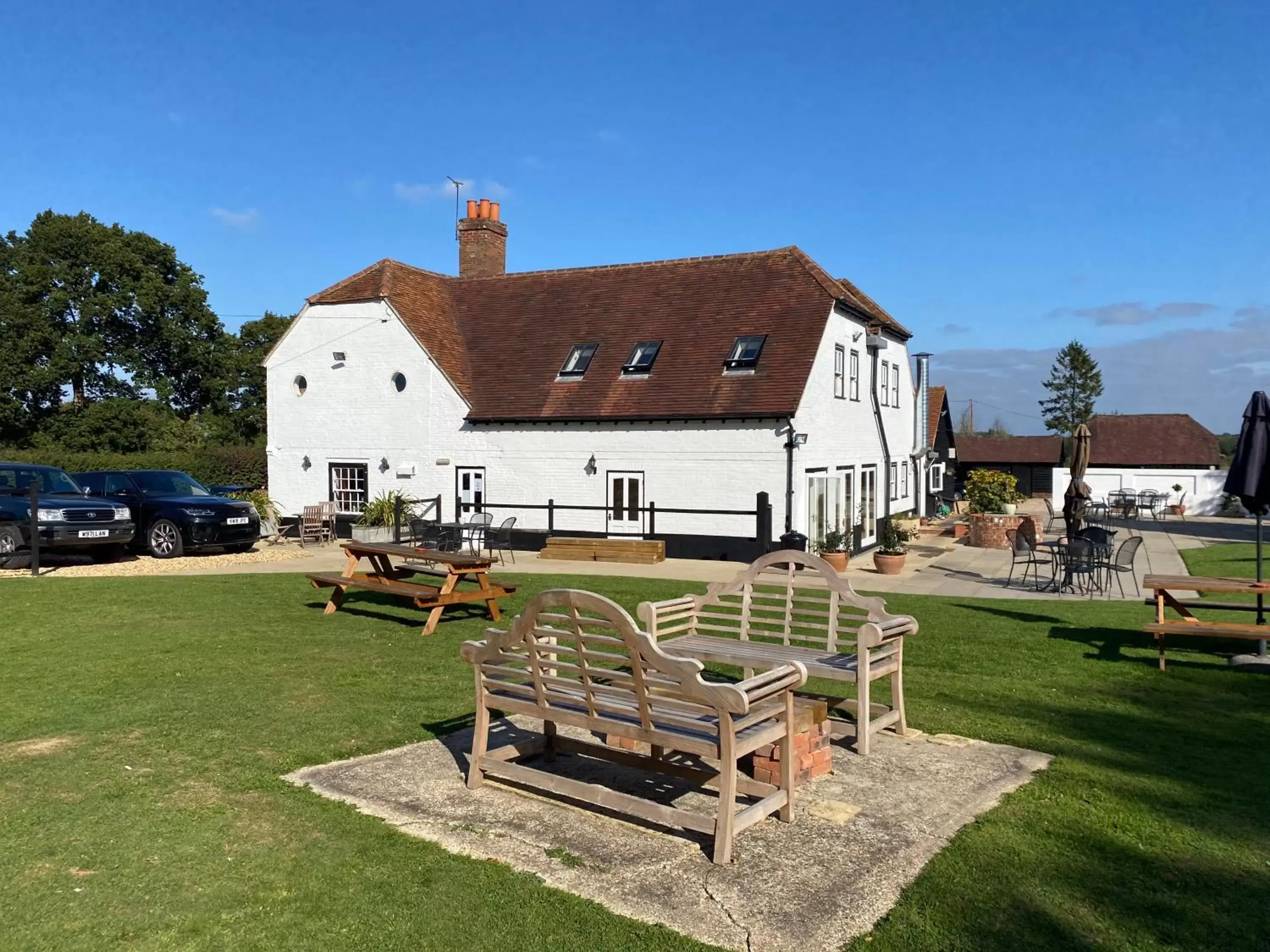 Property building, Patio/Outdoor Area in George & Dragon Hotel Wolverton Townsend