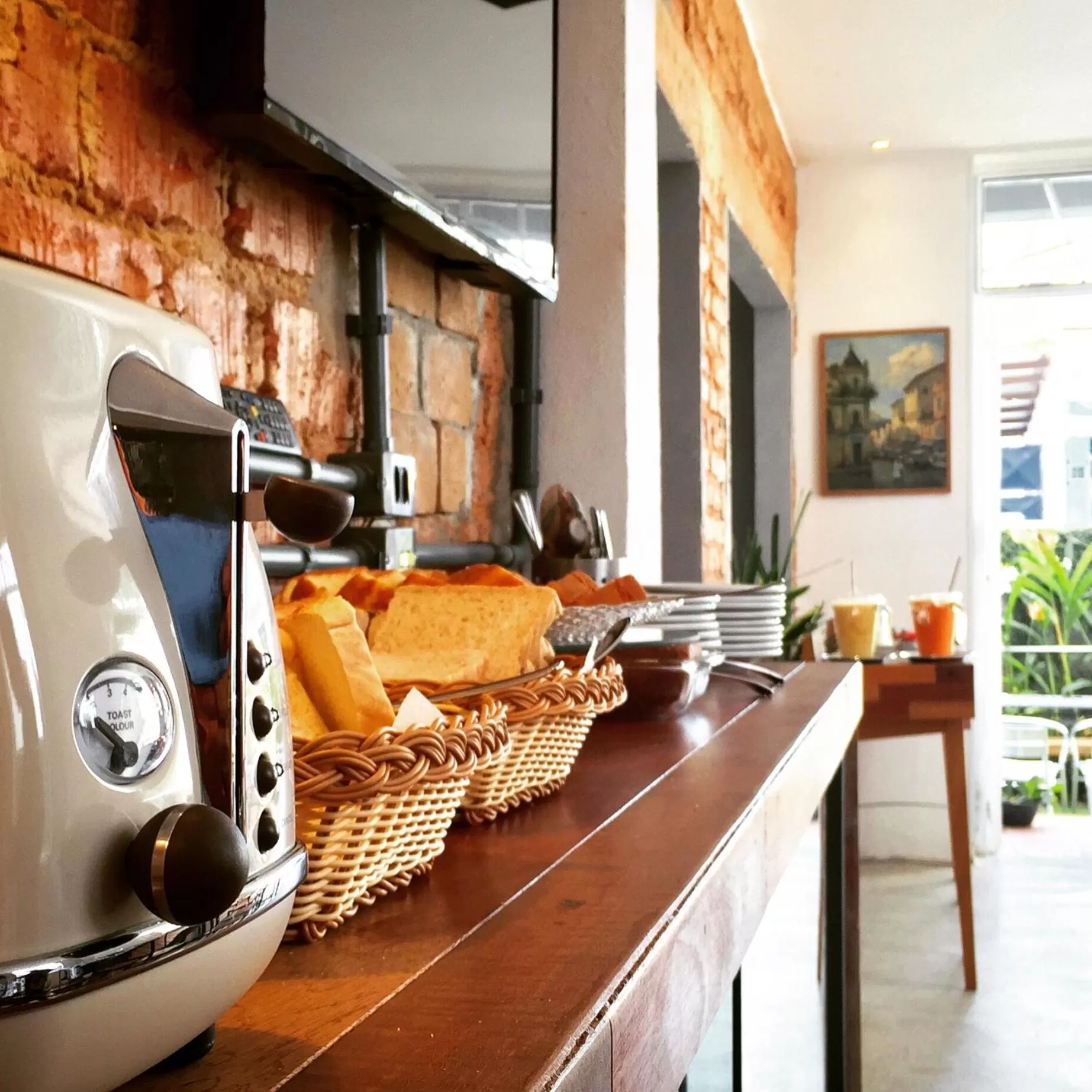 Buffet breakfast, Kitchen/Kitchenette in Viver Bahia Pousada