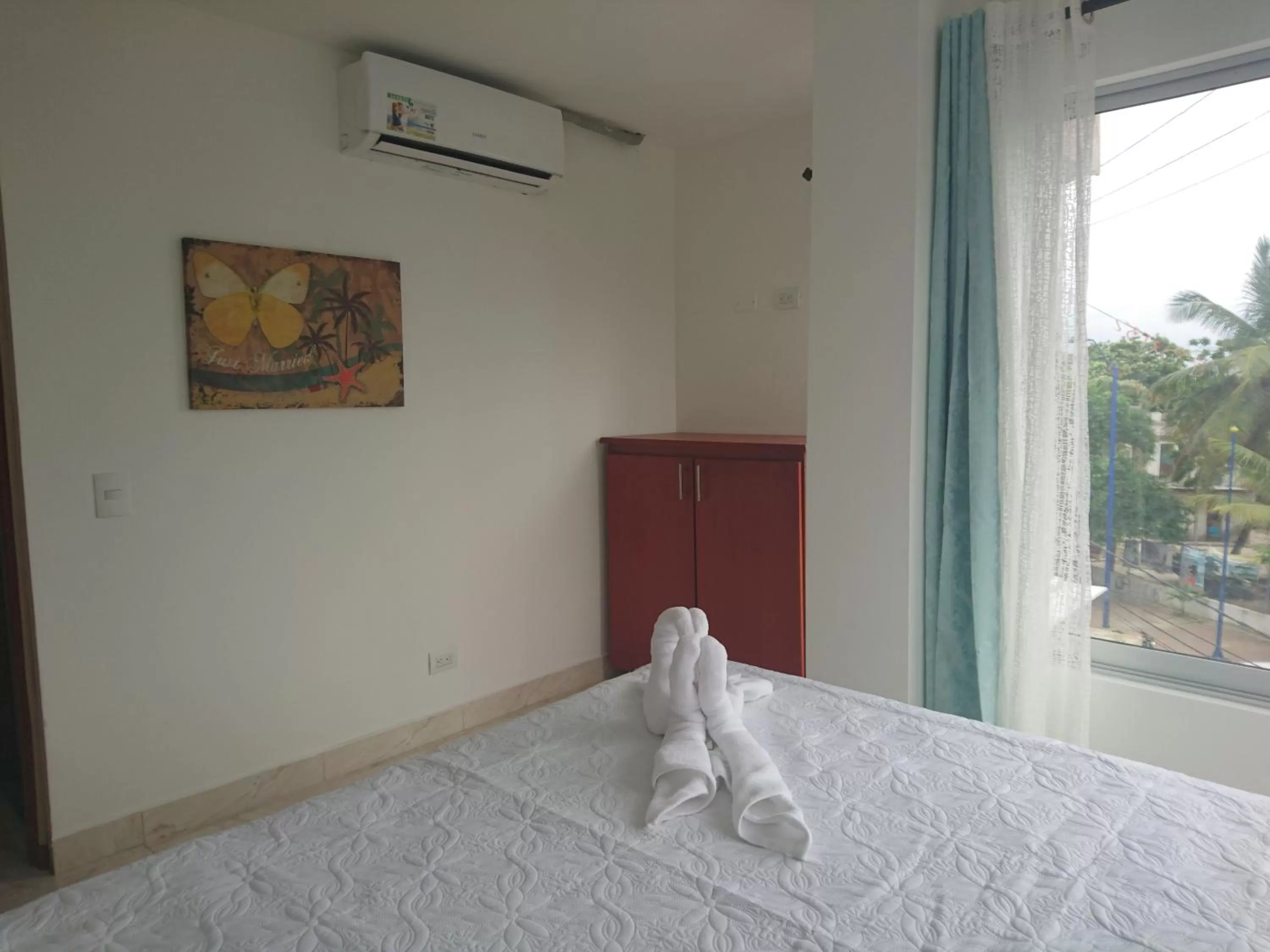 Photo of the whole room, Bed in ZOJO MARiNA BAY