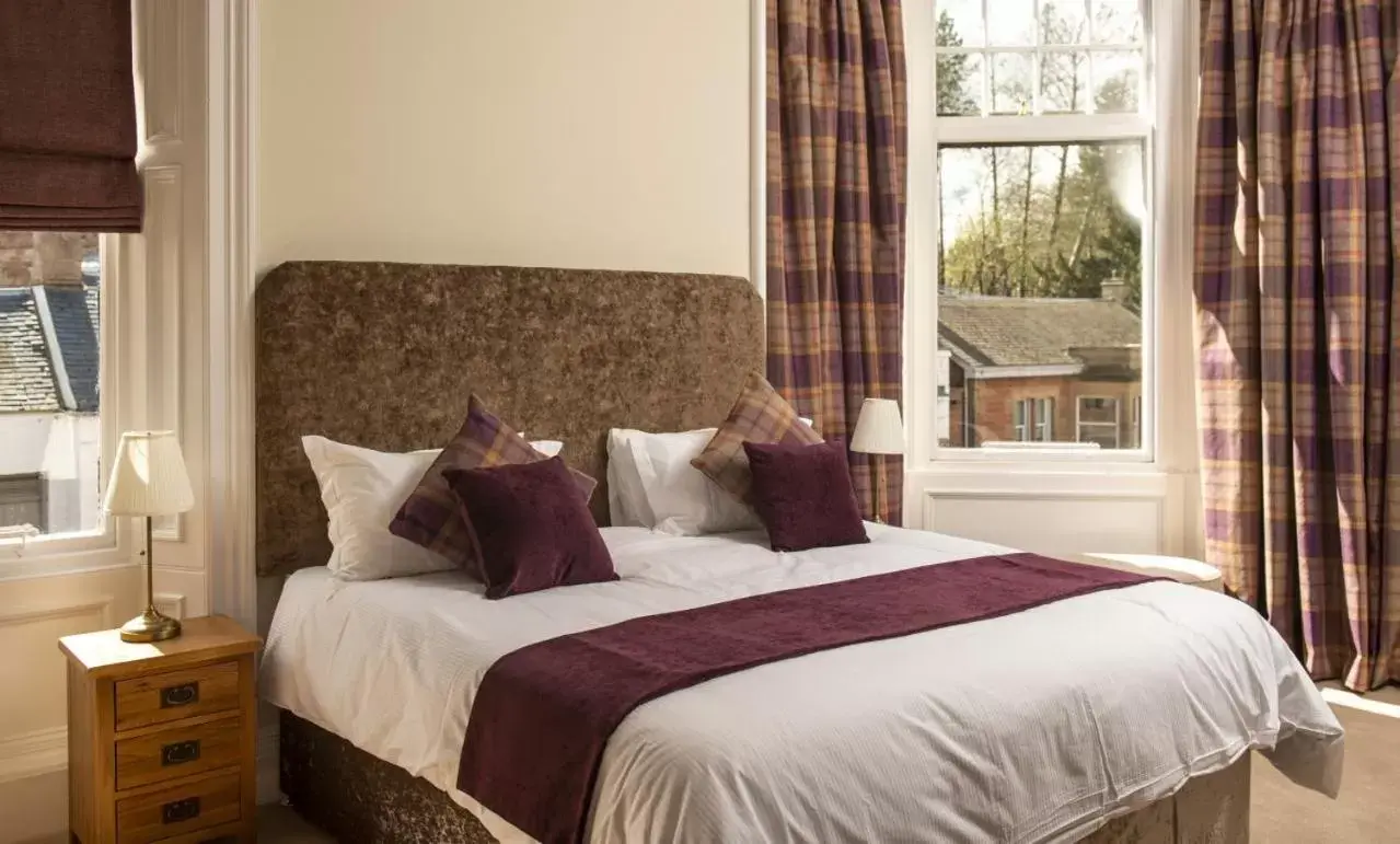 Superior Family Room in Dryburgh Arms Pub with Rooms Superior Family Room in Dryburgh Arms Pub with Rooms