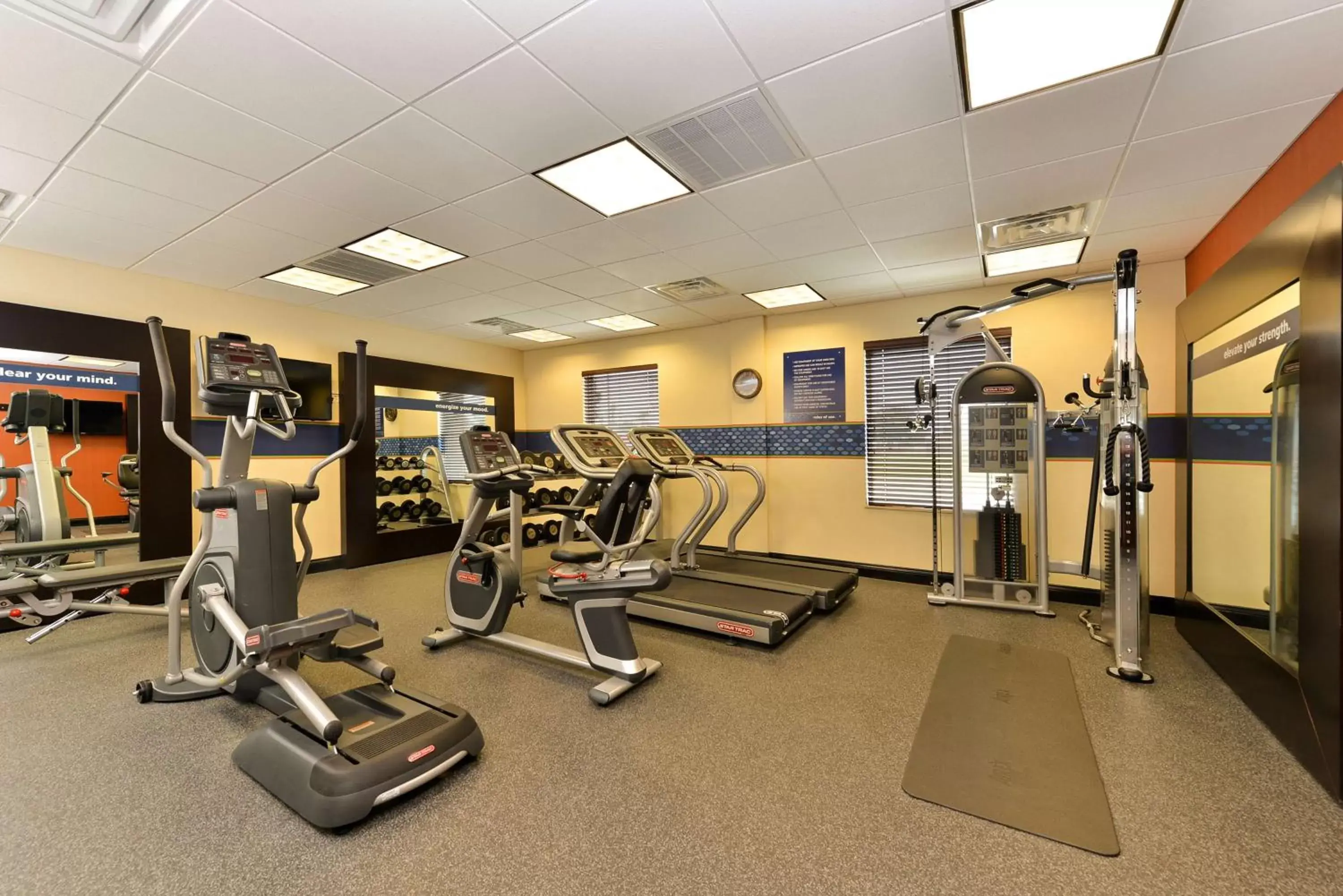 Fitness centre/facilities, Fitness Center/Facilities in Hampton Inn & Suites Harvey