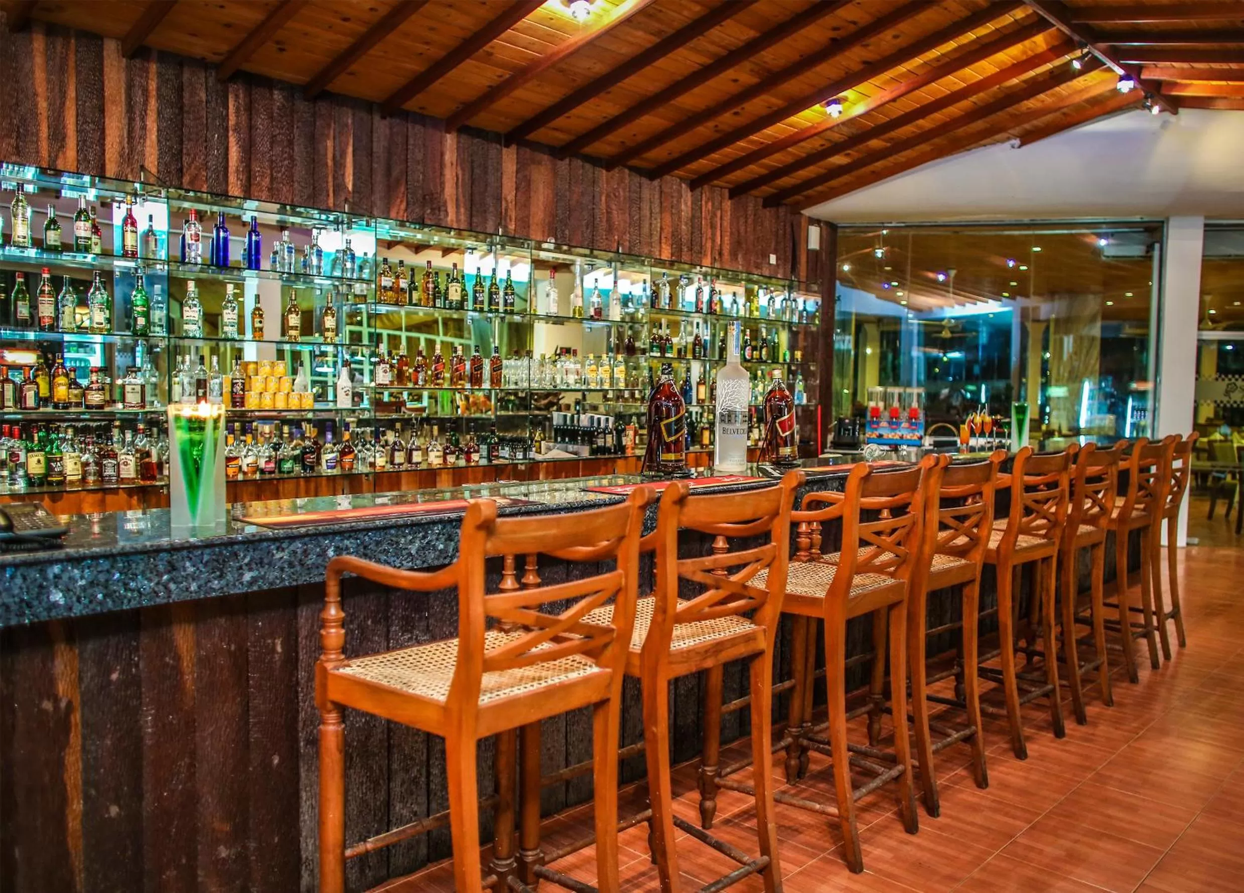 Lounge or bar in Hotel Sudu Araliya