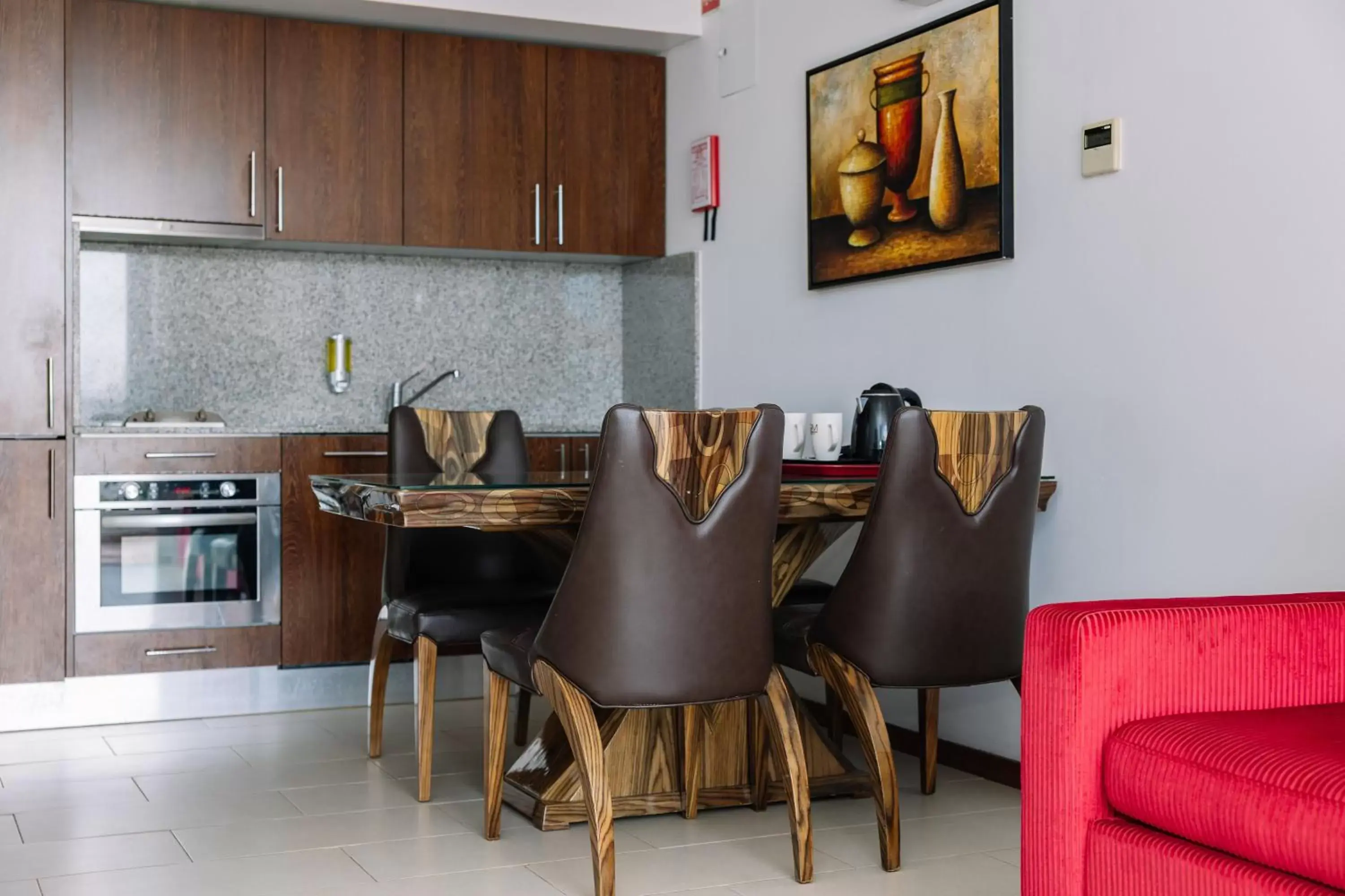 Kitchen or kitchenette, Dining Area in Muthu Clube Praia da Oura