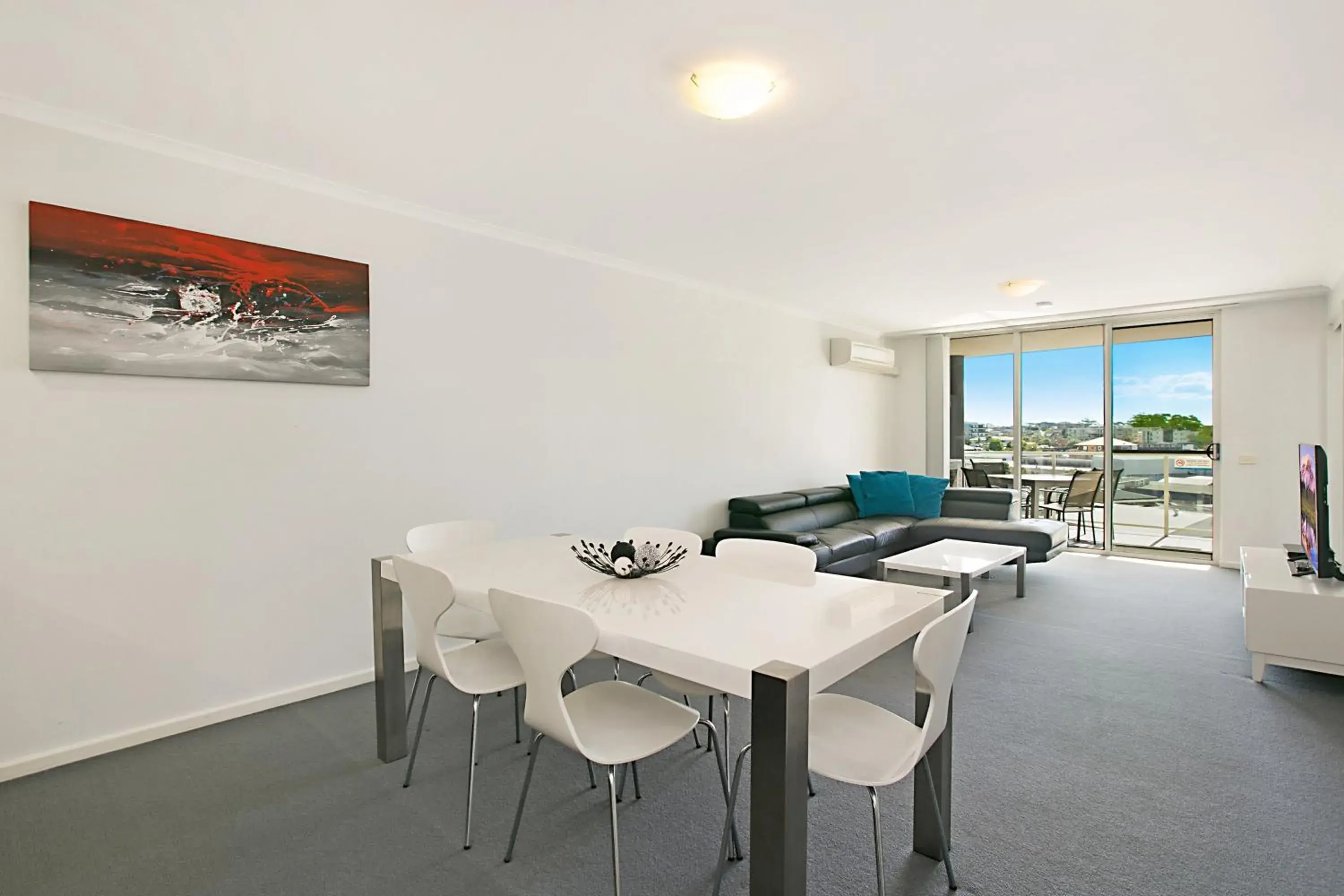 Seating area, Dining Area in Mantra Nelson Bay