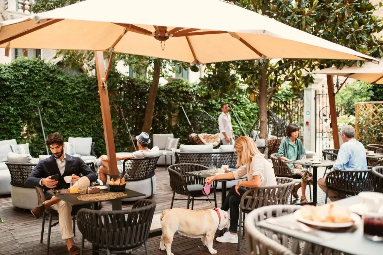 Patio, Restaurant/Places to Eat in Palazzo Barocci