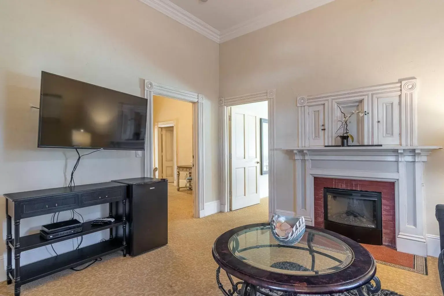 Living room, TV/Entertainment Center in Chateau Coralini