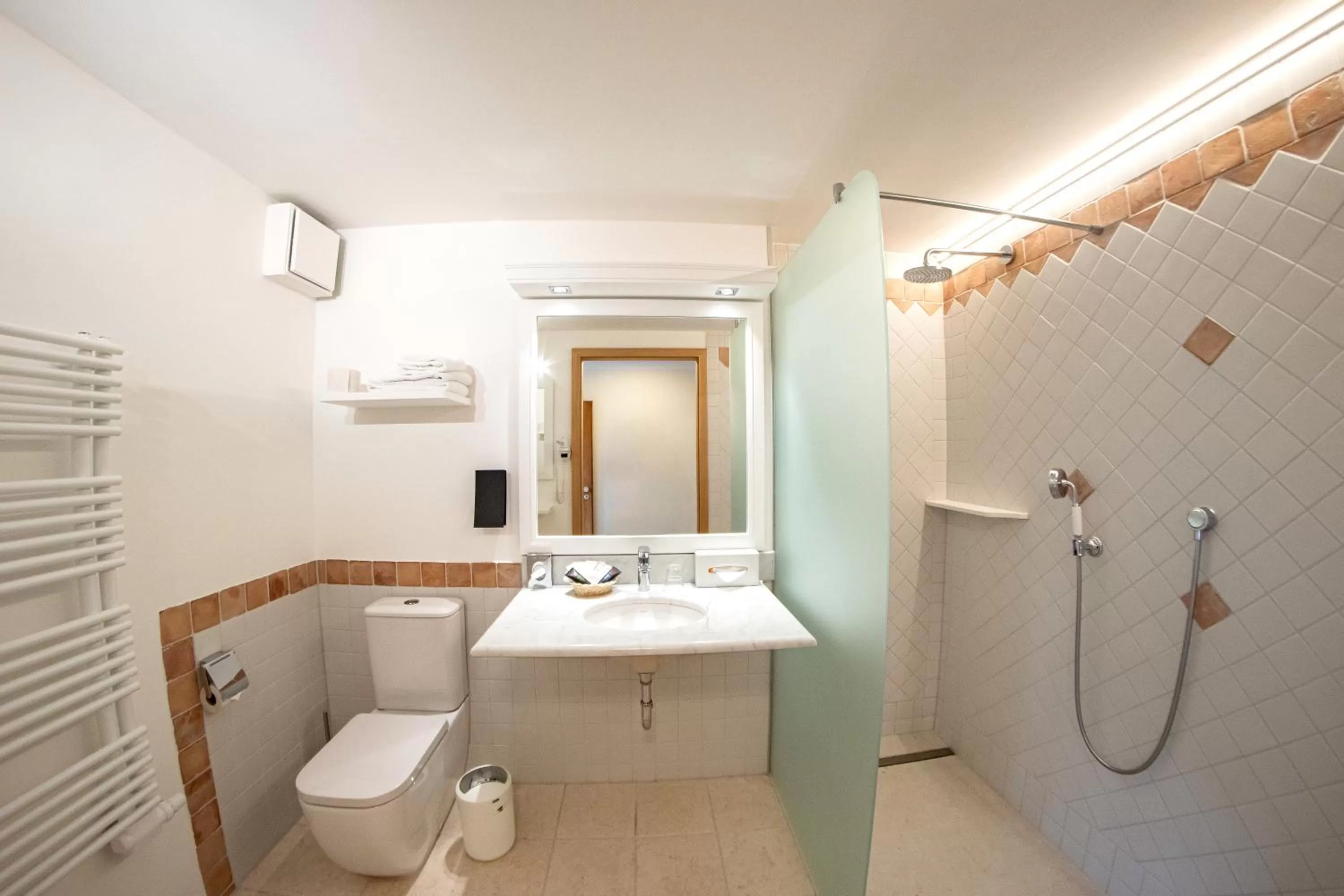 Bathroom in Kim Hotel Im Park