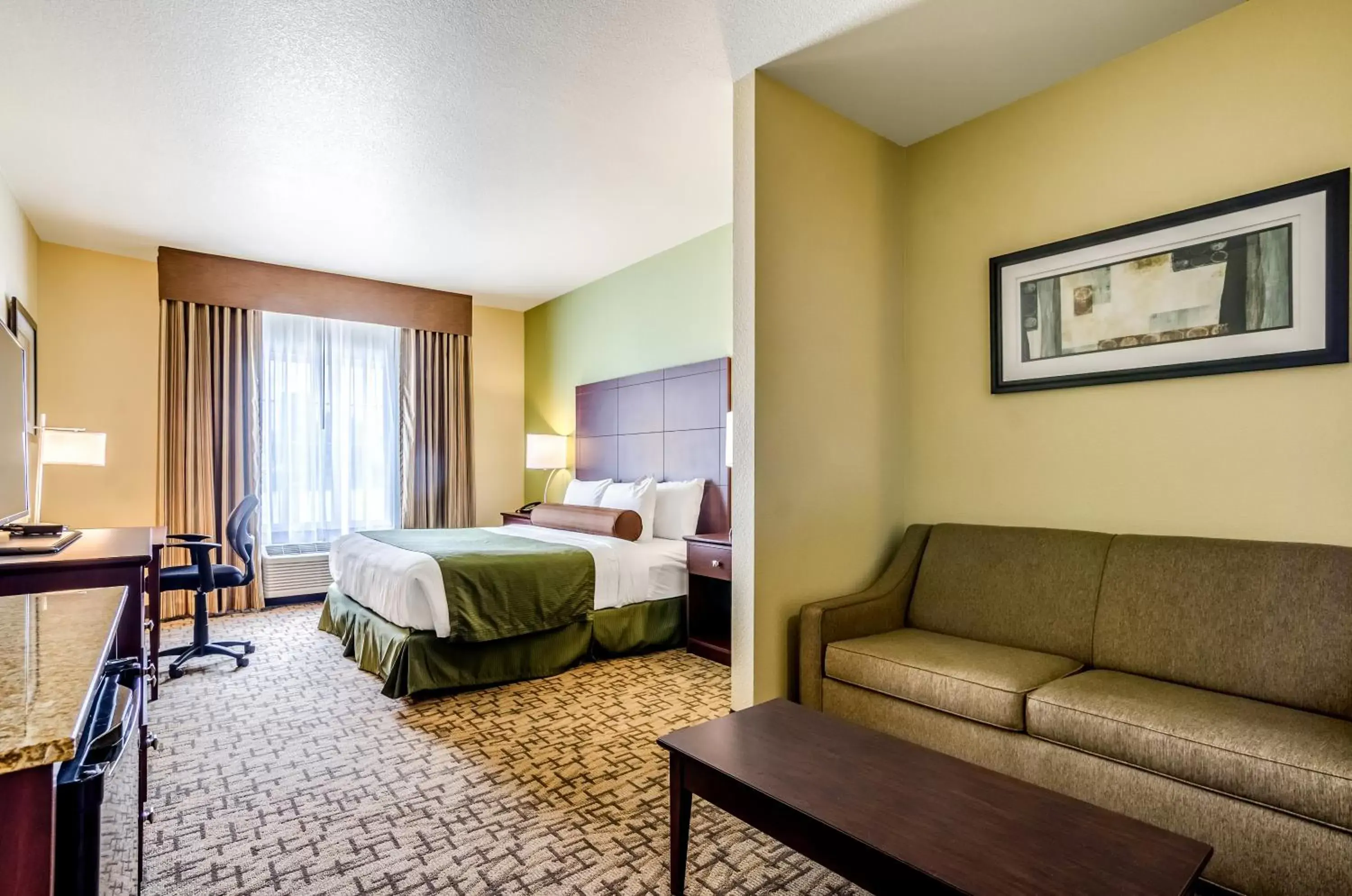 Seating area in Cobblestone Hotel & Suites - McCook