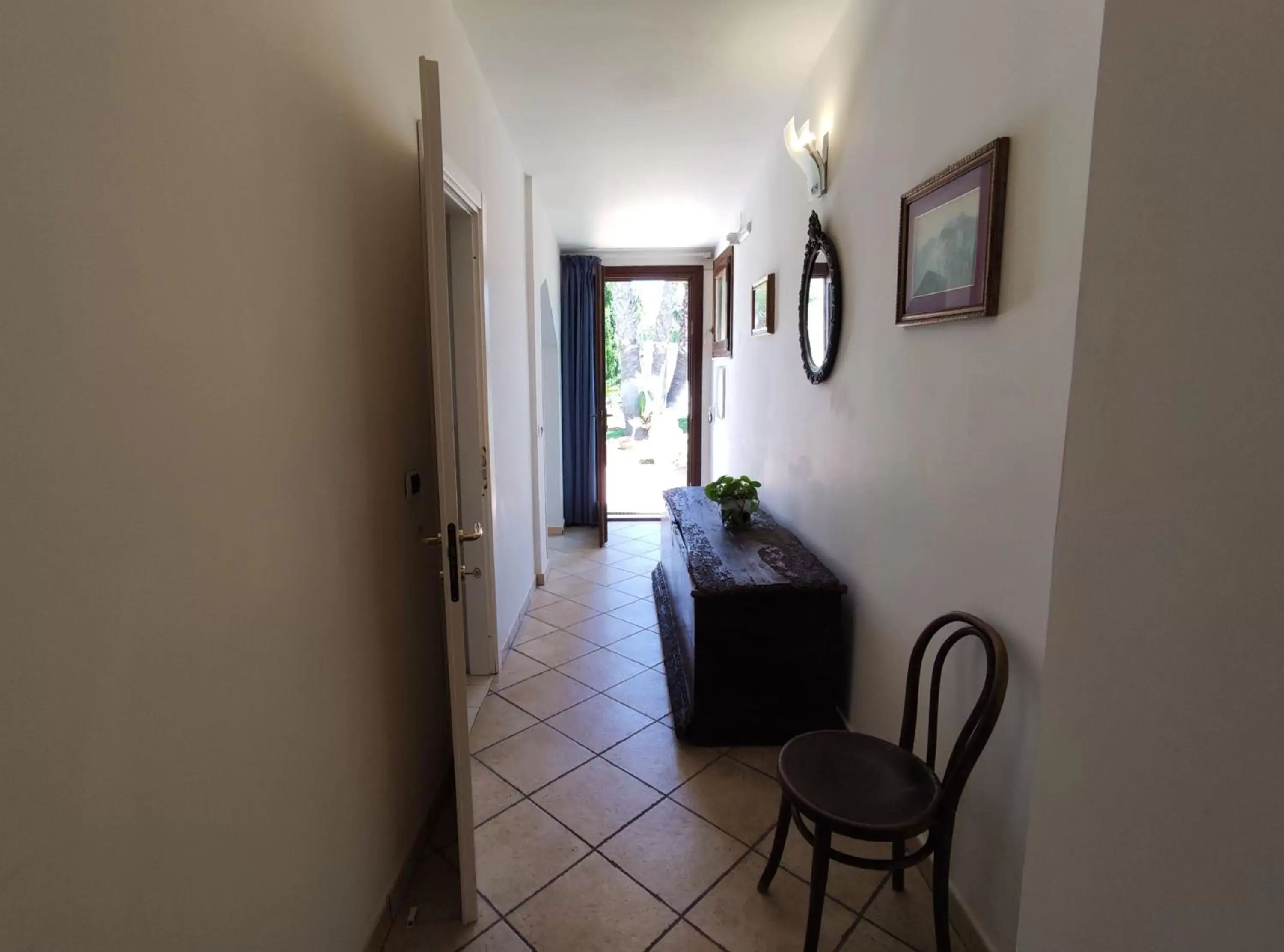 Dining Area in La Rosa Sul Mare