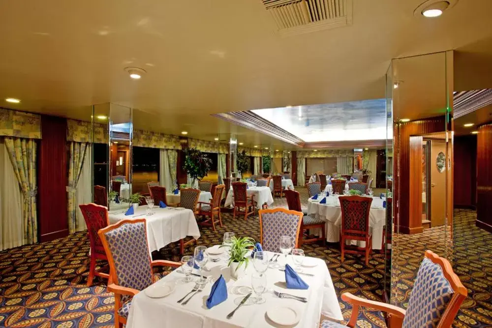 Restaurant/Places to Eat in Radisson Hotel Santa Maria