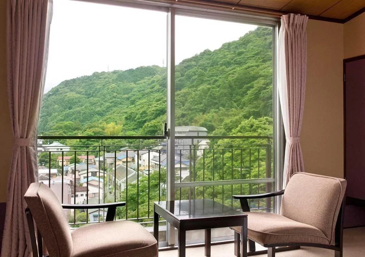 Photo of the whole room in Aura Tachibana