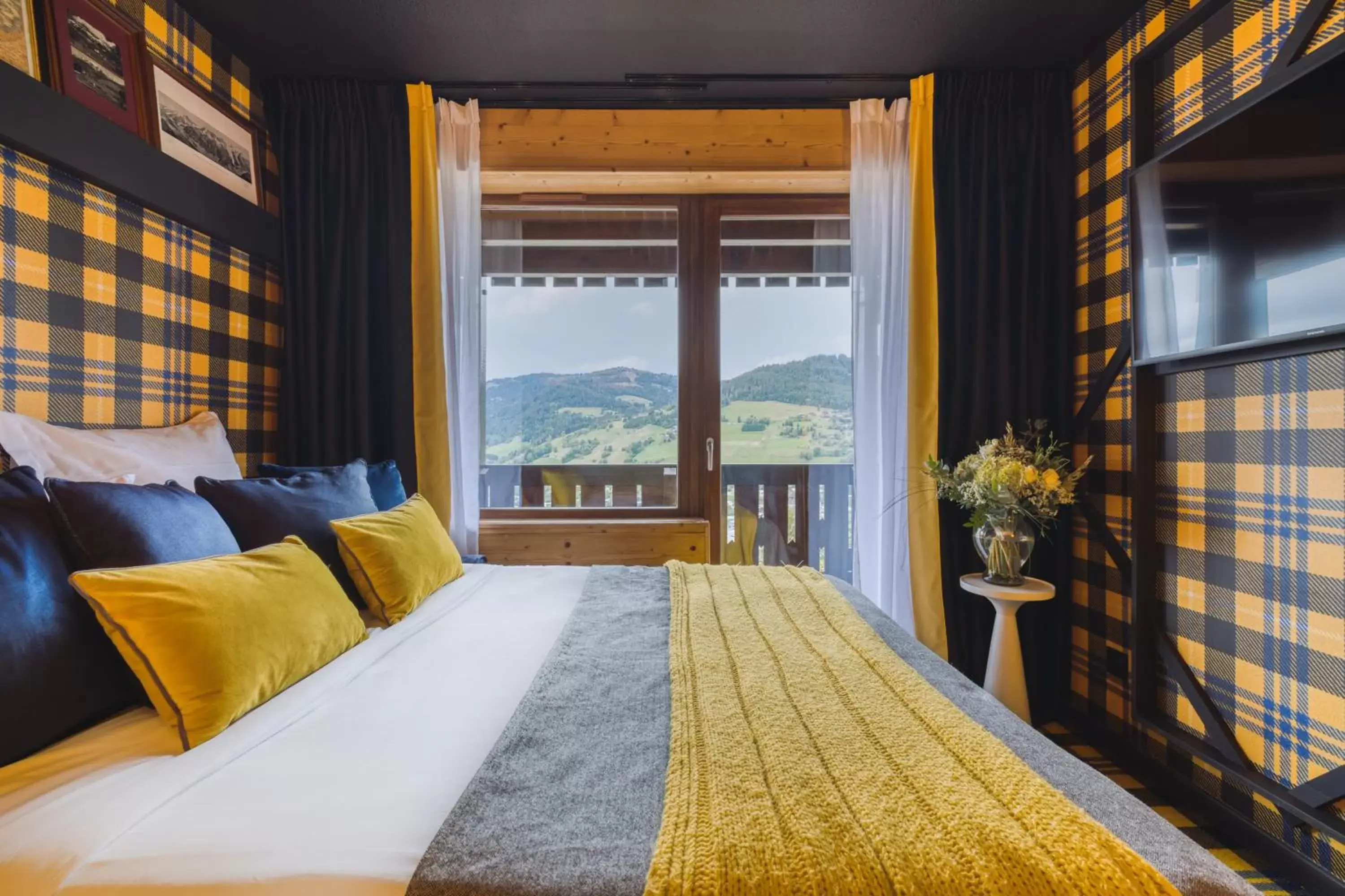 Photo of the whole room, Bed in Mamie Megève