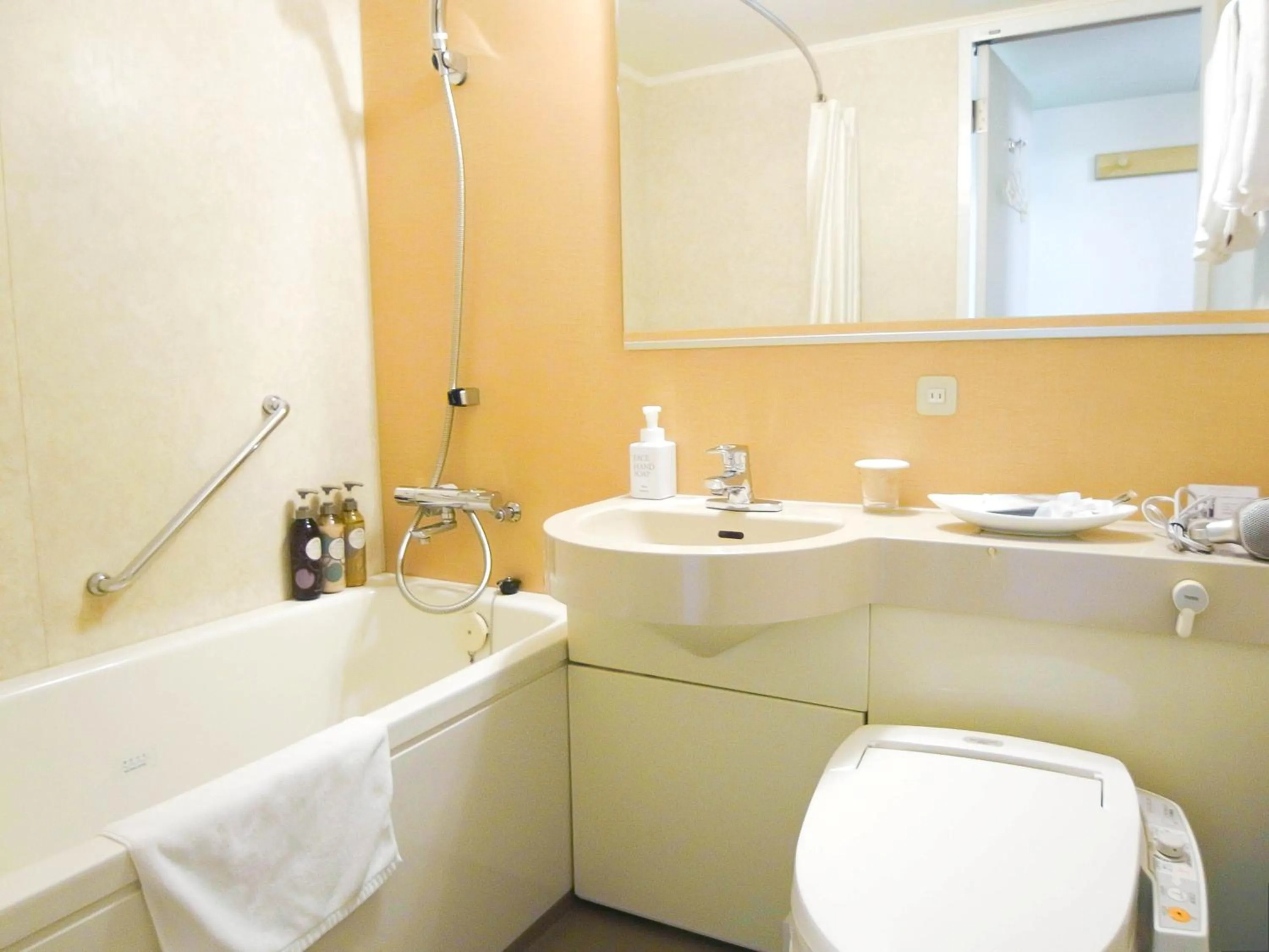 Twin Room (1 Adult) - single occupancy - Non-Smoking in Richmond Hotel Hakata Ekimae