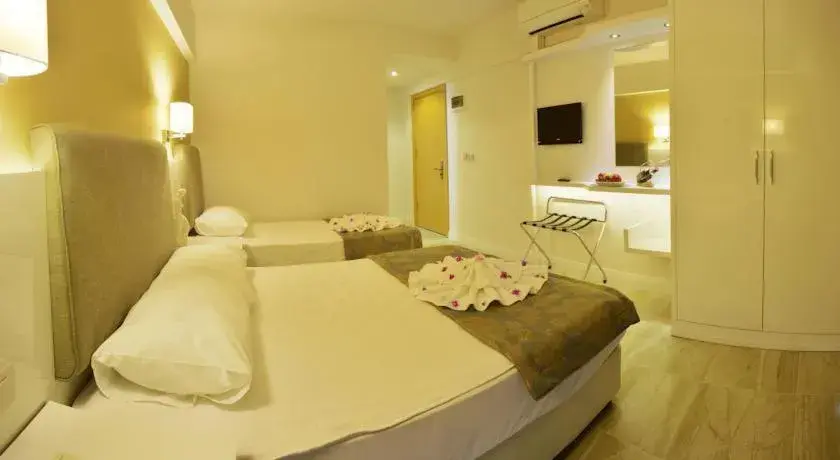 Photo of the whole room, Bed in Maris Beach Hotel