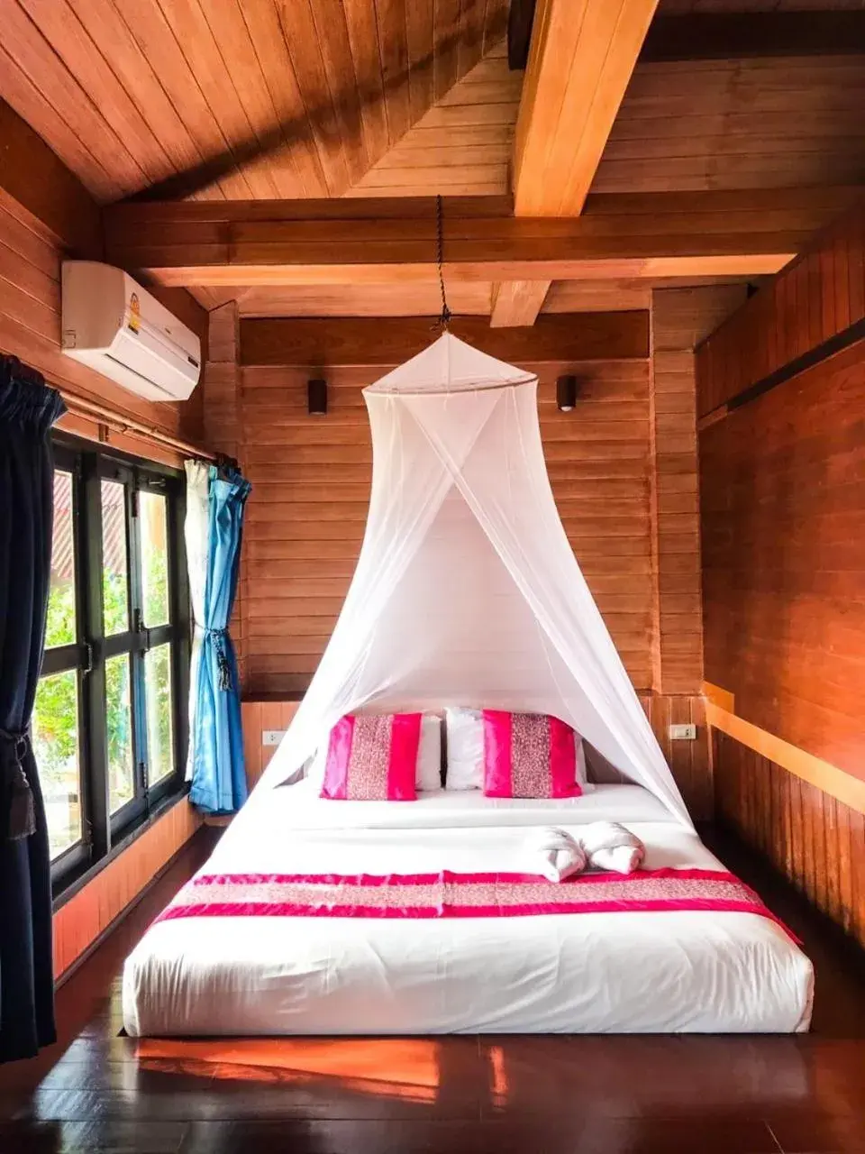 Bed in Baan Laanta Resort & Spa - SHA PLUS