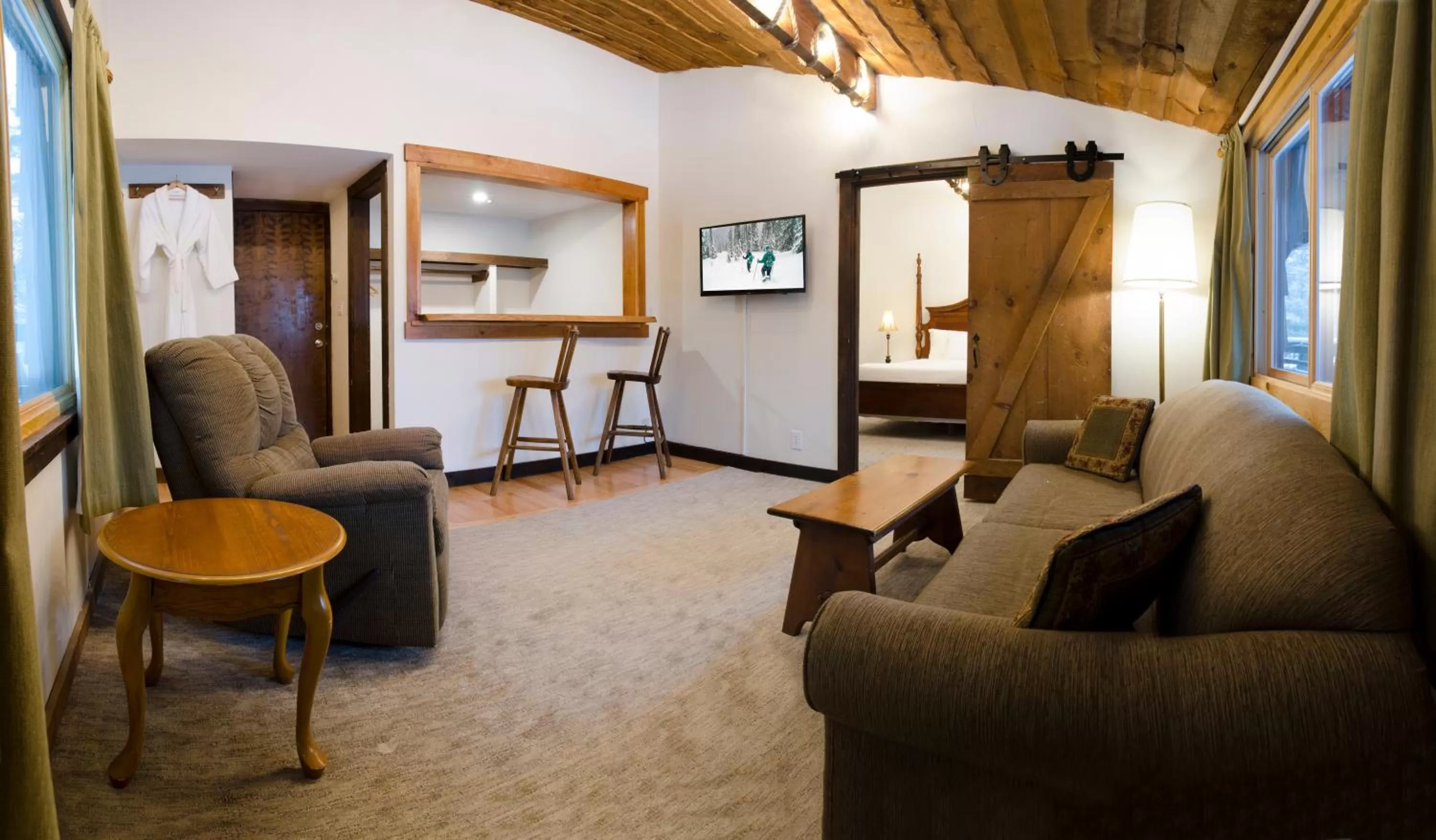 TV and multimedia in Summit Lodge