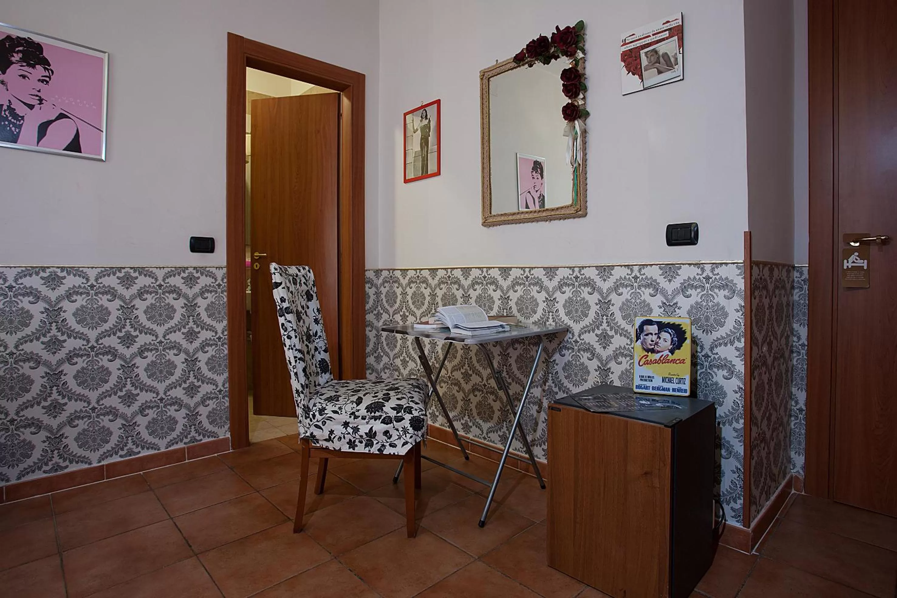 Decorative detail in Hotel Cineholiday