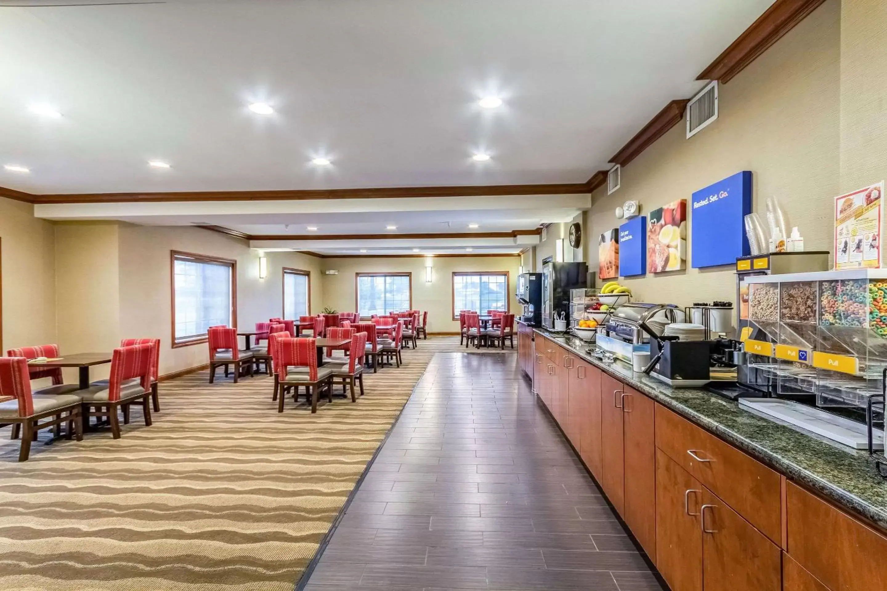 Restaurant/Places to Eat in Comfort Inn & Suites Gillette near Campbell Medical Center