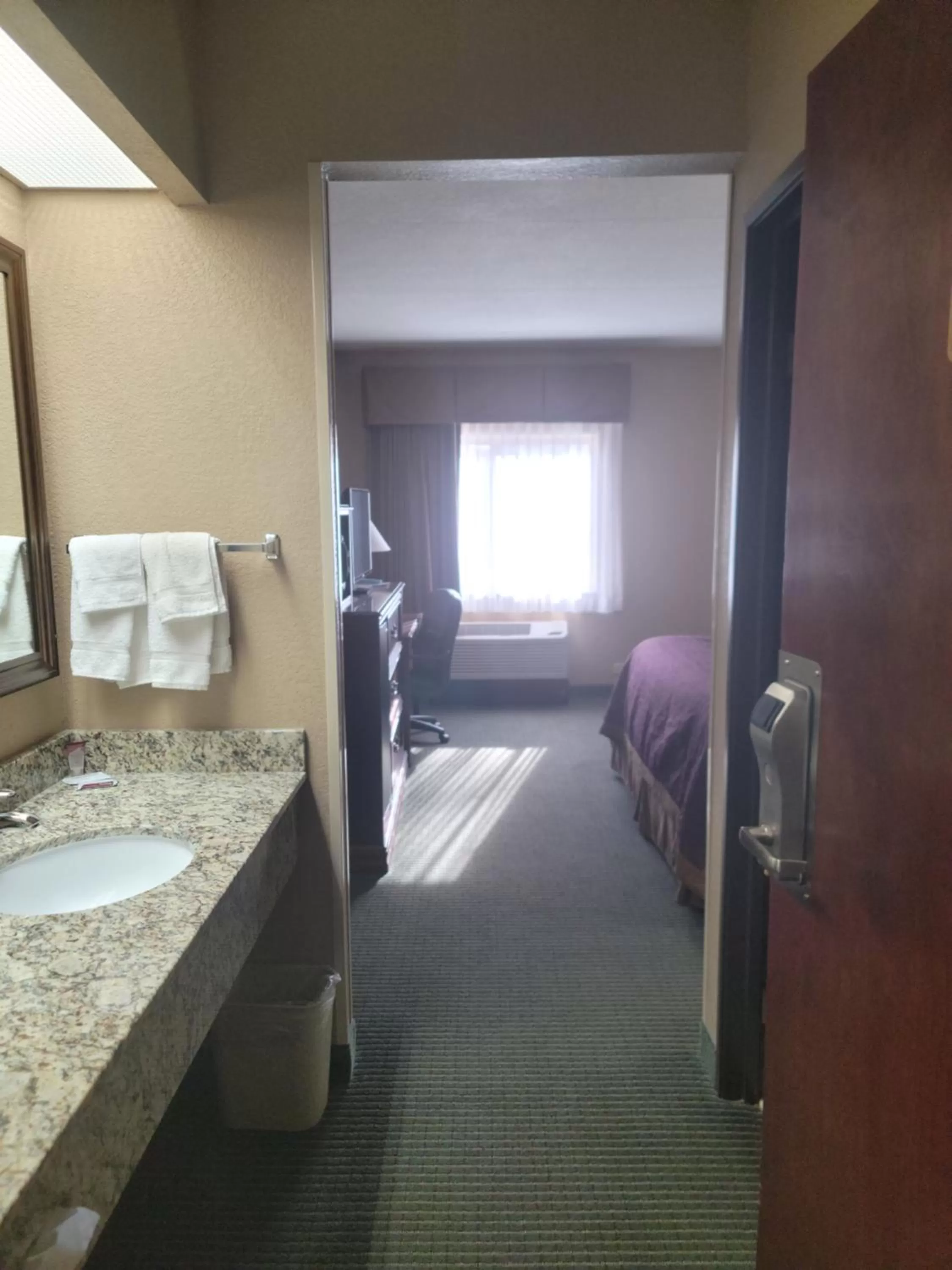 Bedroom, Bed in Bay Mountain Inn Cherokee Smoky Mountains