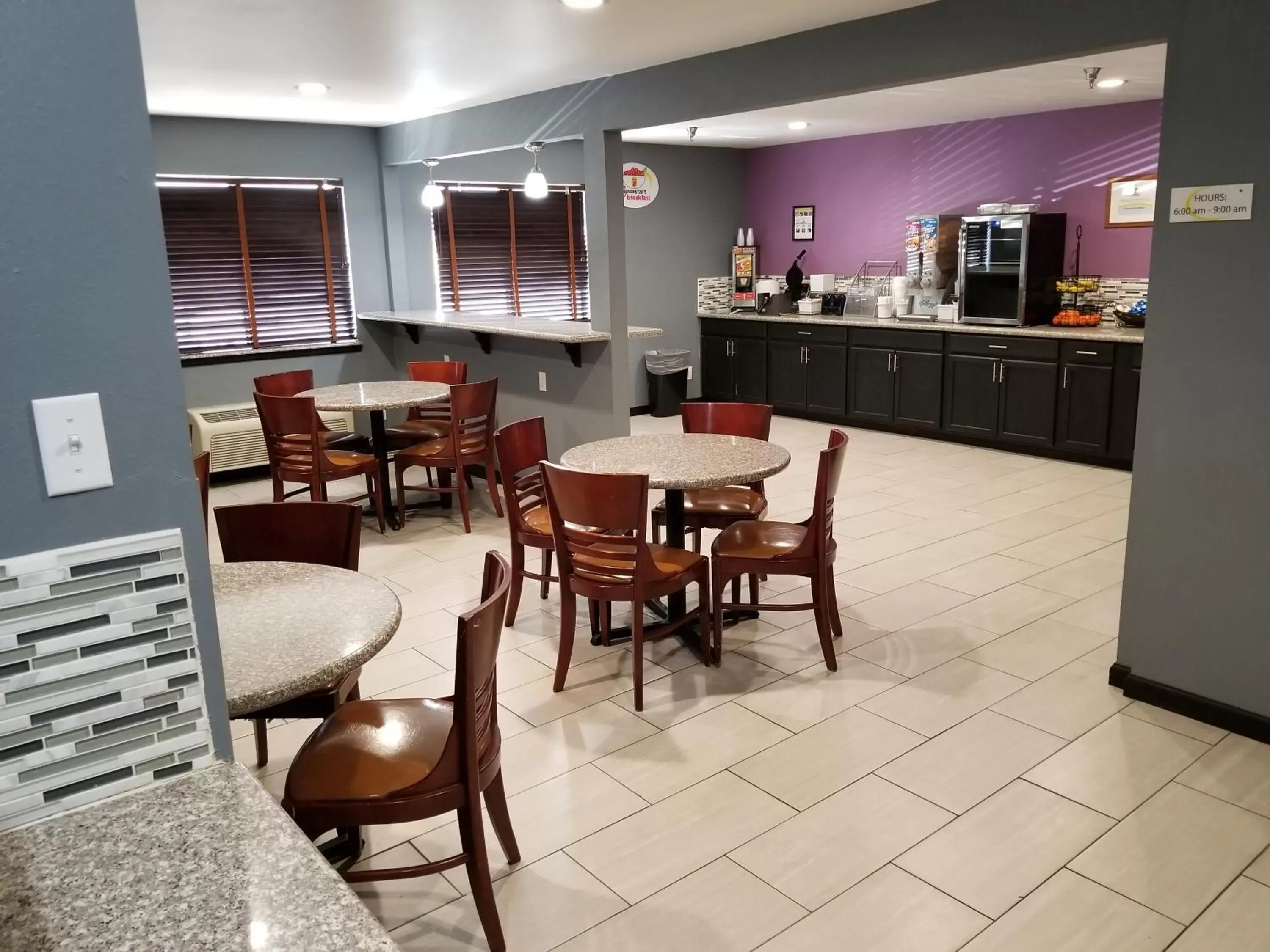 Continental breakfast, Restaurant/Places to Eat in Super 8 by Wyndham Fort Collins