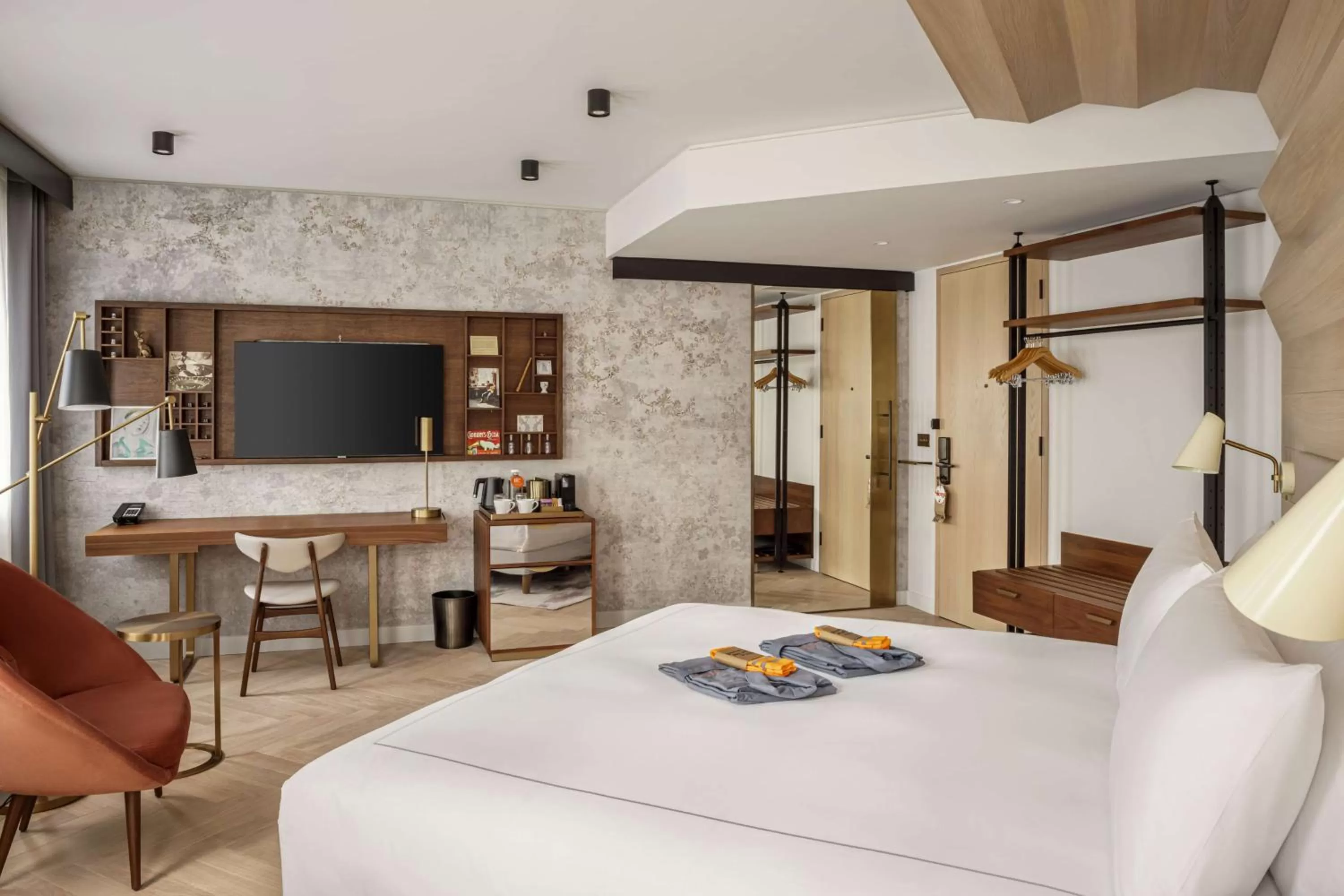 Bedroom, Bed in Canopy by Hilton London City