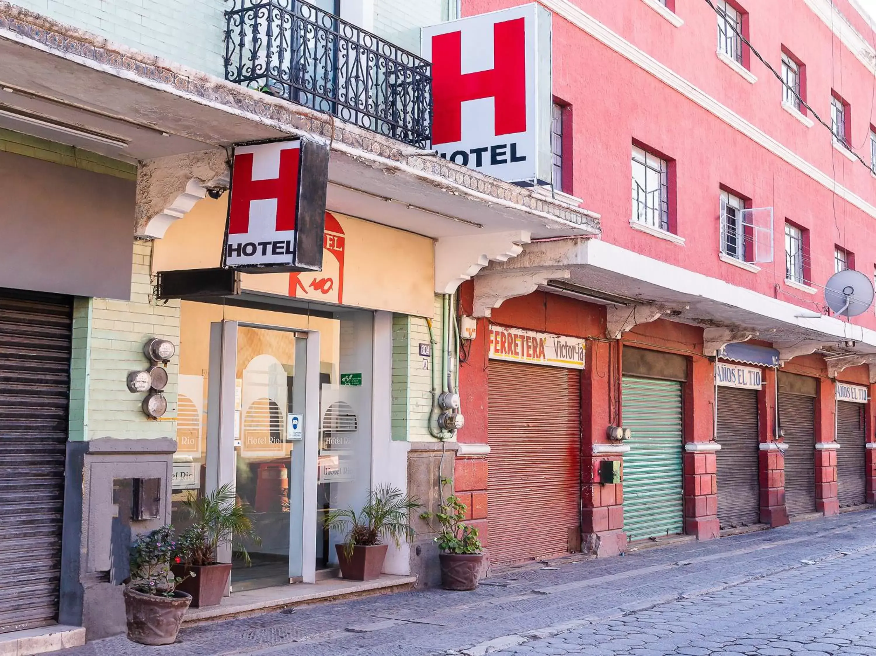 Facade/entrance in Hotel Río