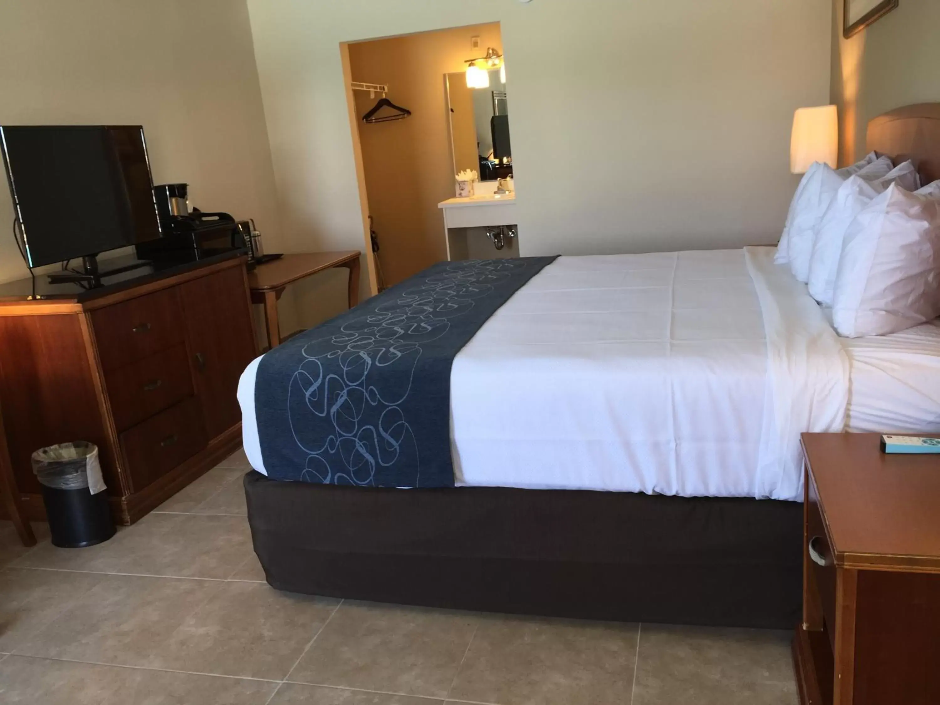 Bed in Seasons Florida Resort