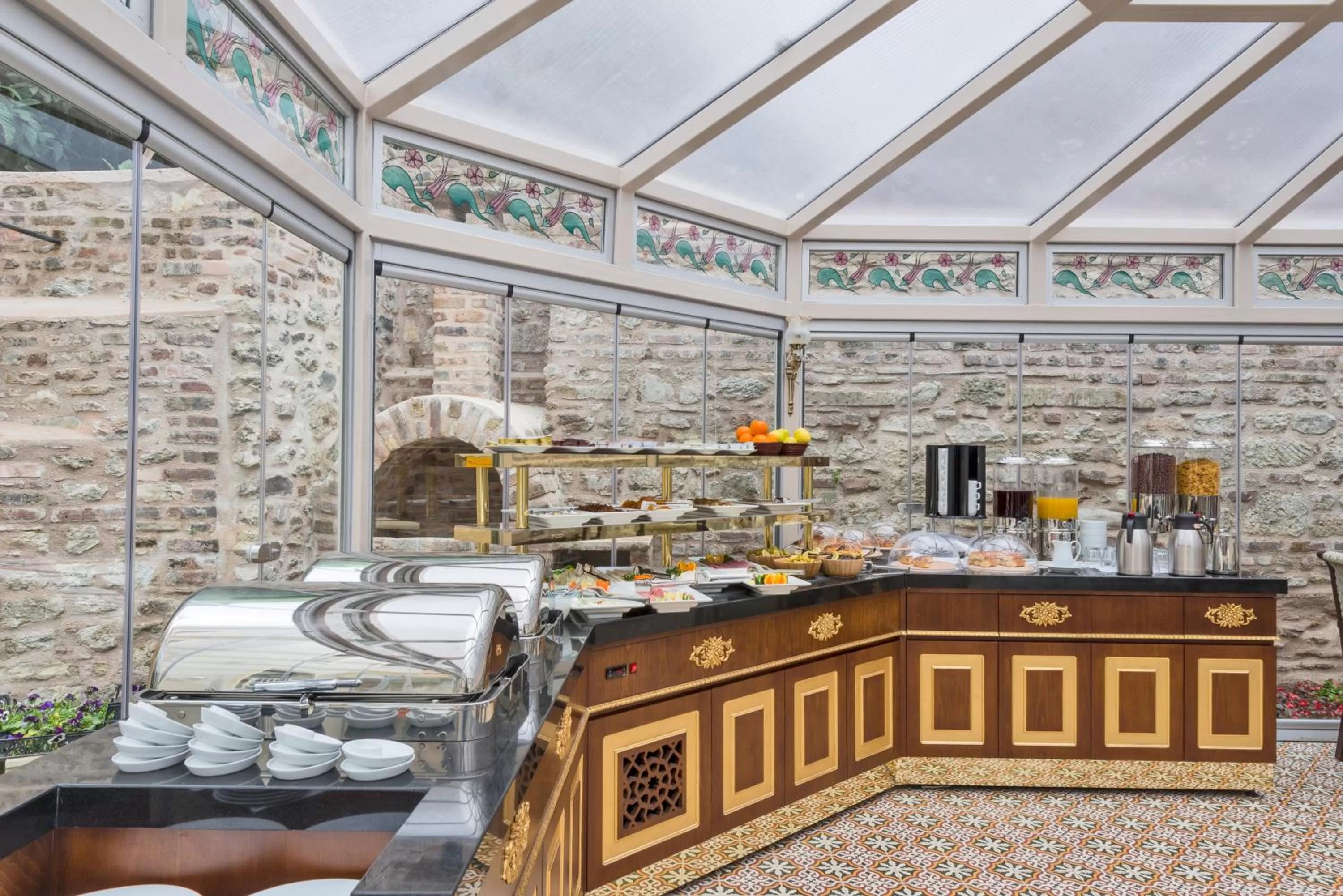 Kitchen or kitchenette in Enderun Hotel Istanbul