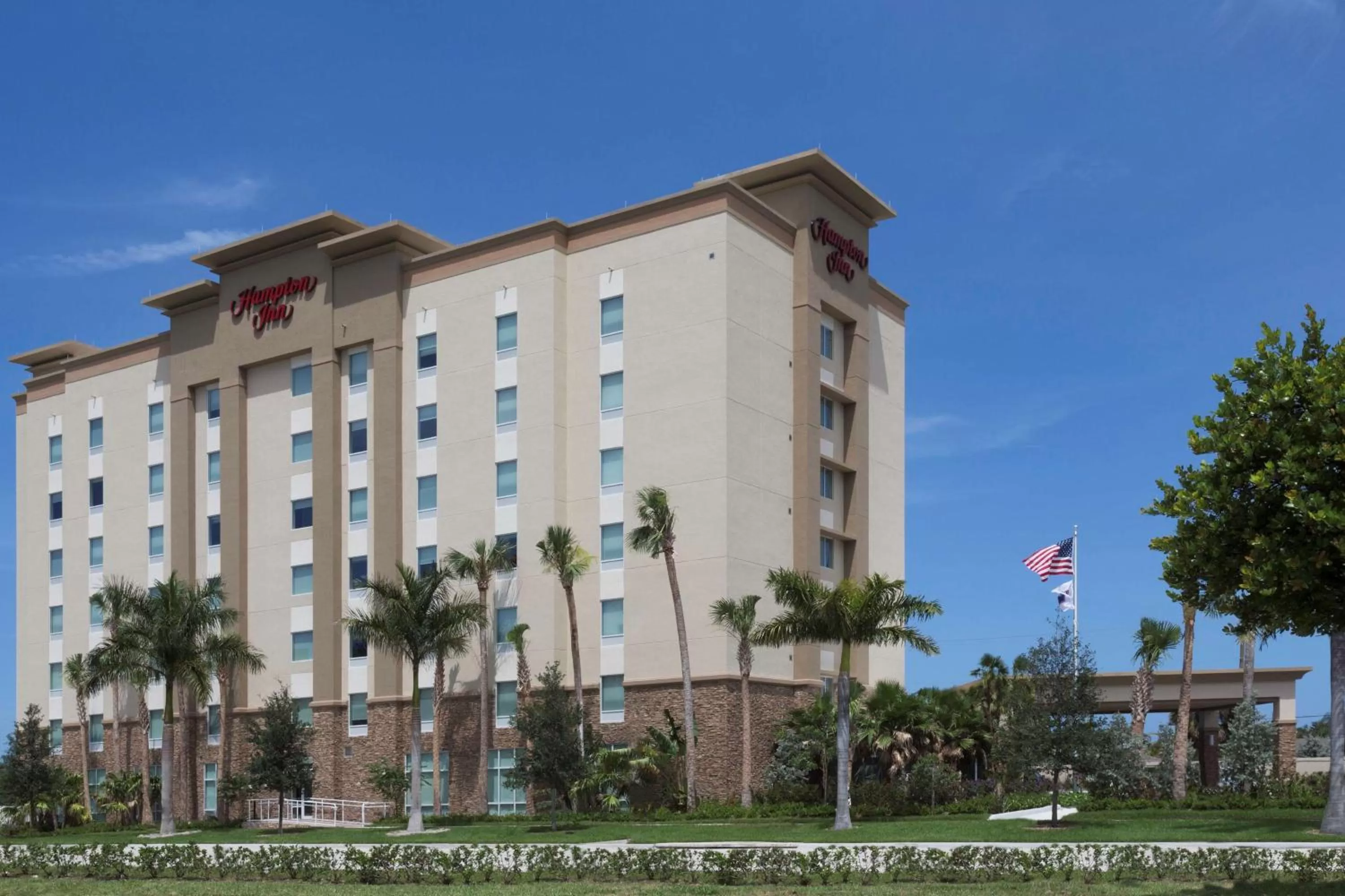 Property building in Hampton Inn Fort Lauderdale Pompano Beach