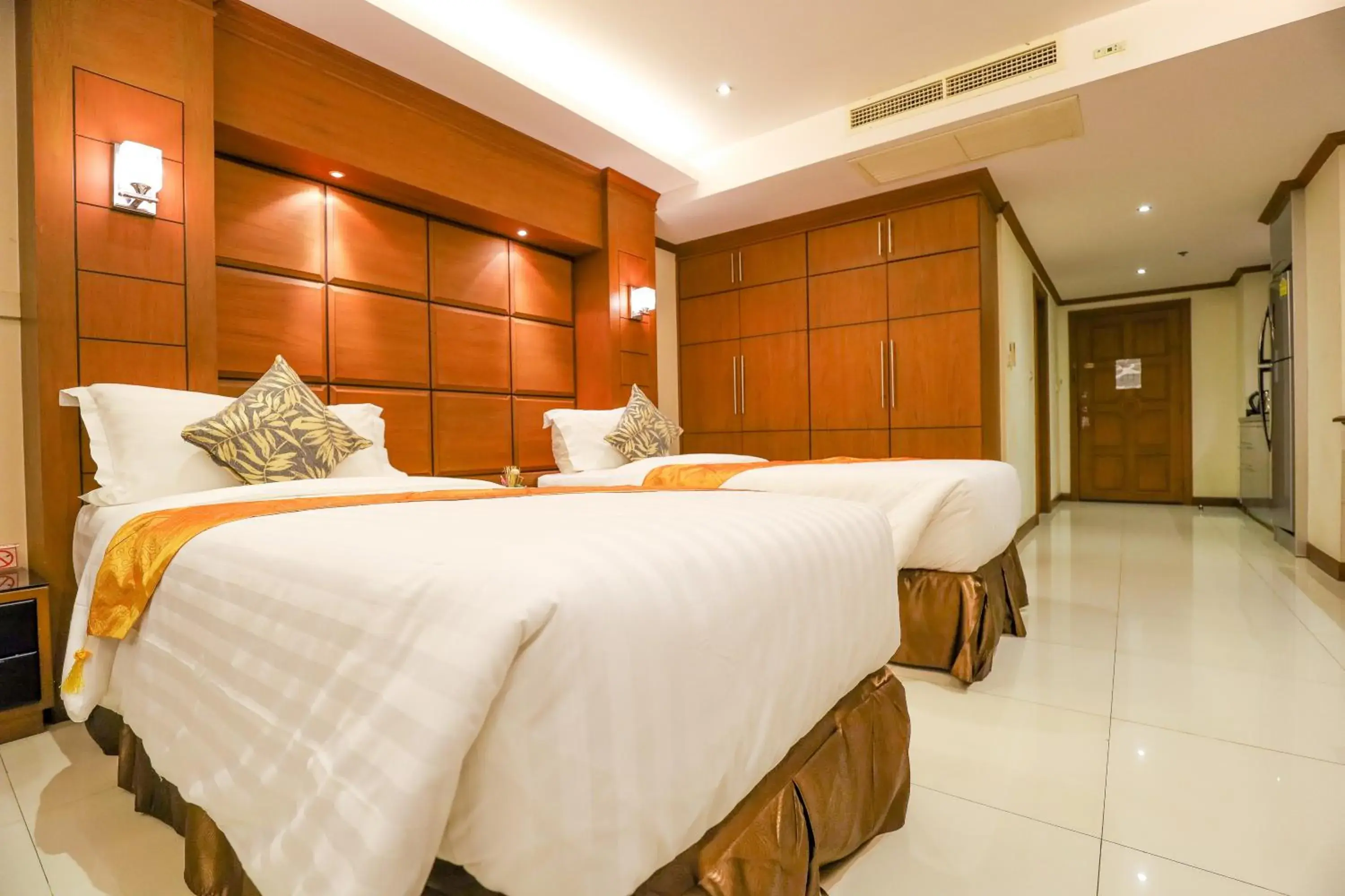 Bed in Tara Court Hotel Bed in Tara Court Hotel