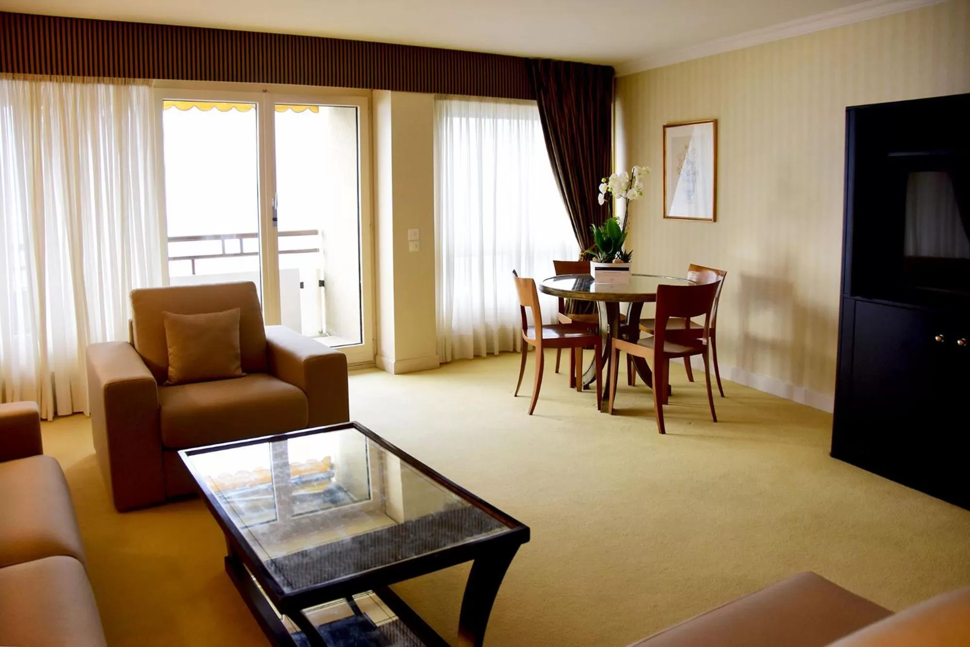 Dining area in Royal Plaza Montreux