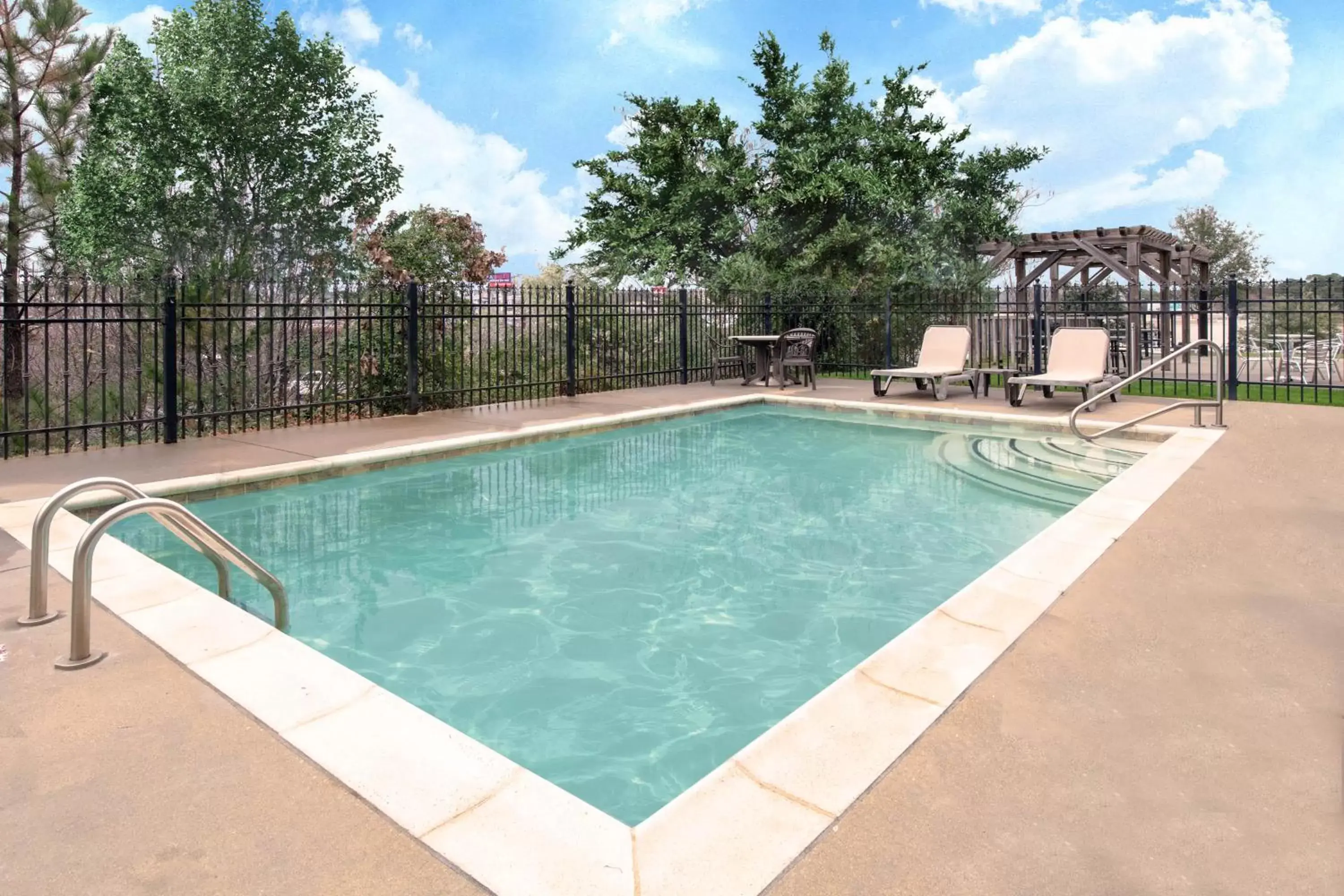 Swimming Pool in Hawthorn Suites by Wyndham Longview