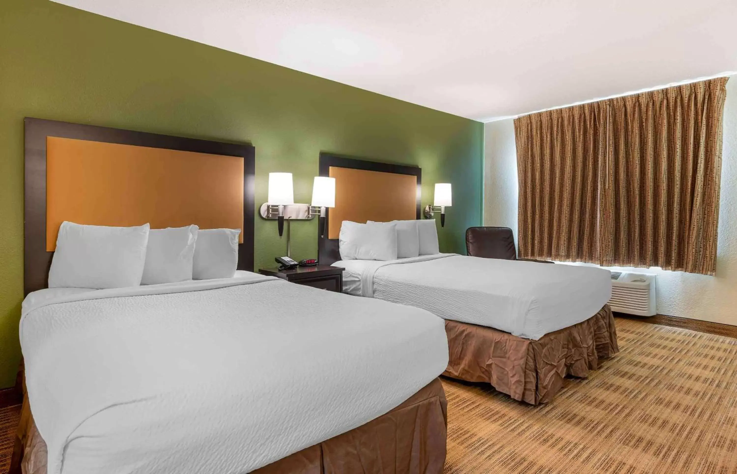 Bedroom, Bed in Extended Stay America Suites - Cincinnati - Florence - Turfway Rd