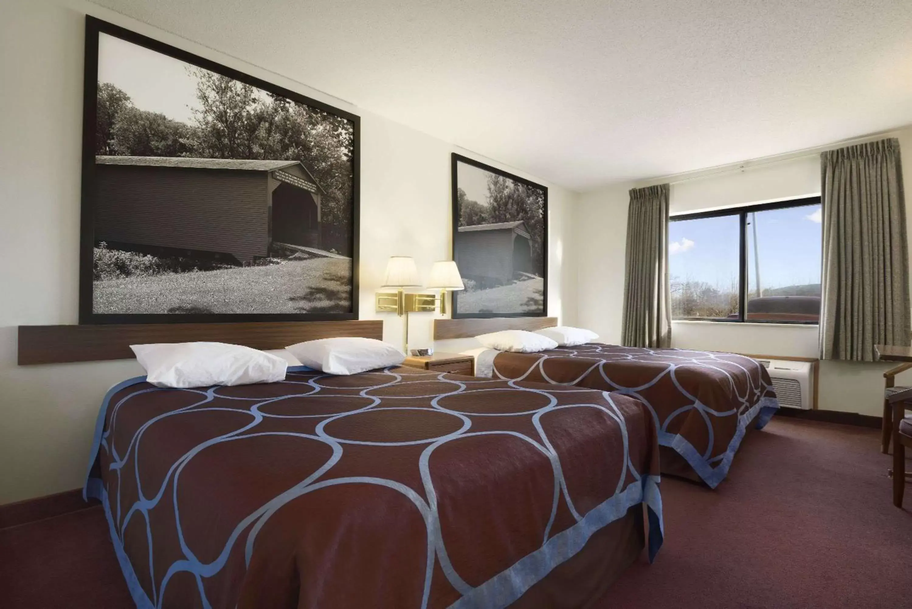 Photo of the whole room, Bed in Super 8 by Wyndham Danville