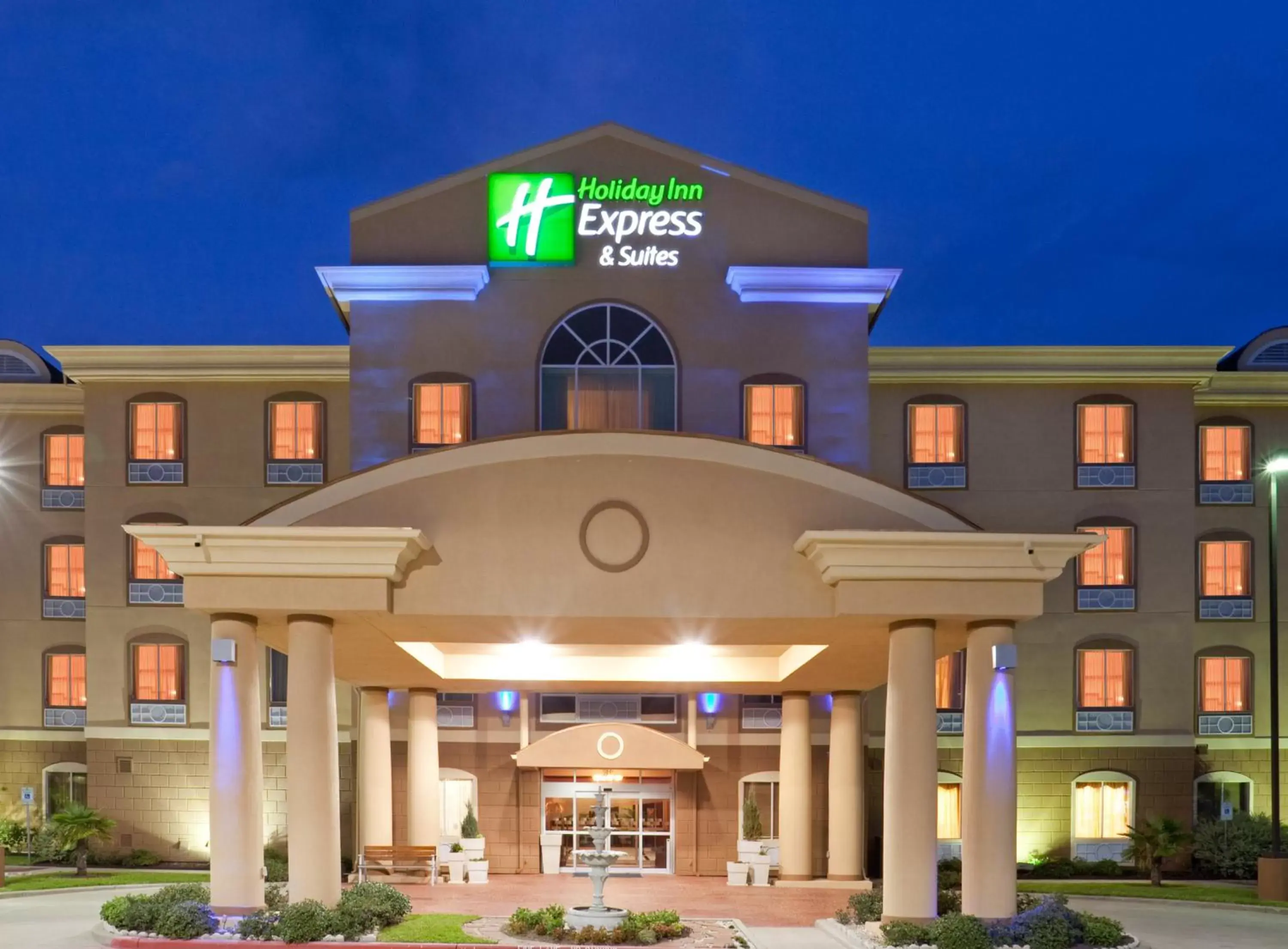 Property Building in Holiday Inn Express Hotel & Suites Terrell, an IHG Hotel