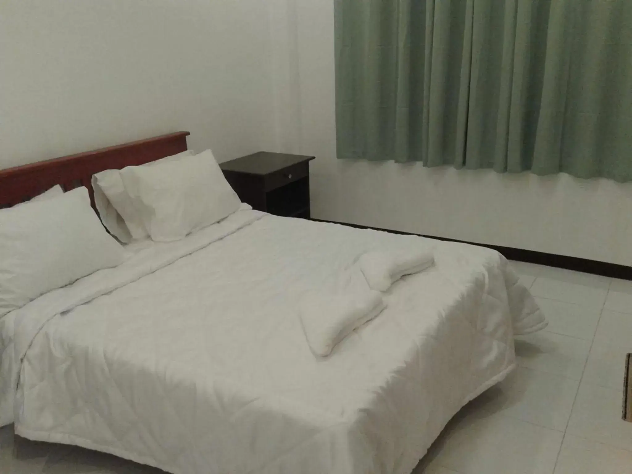 Bed in Luna Oslob Travellers Inn