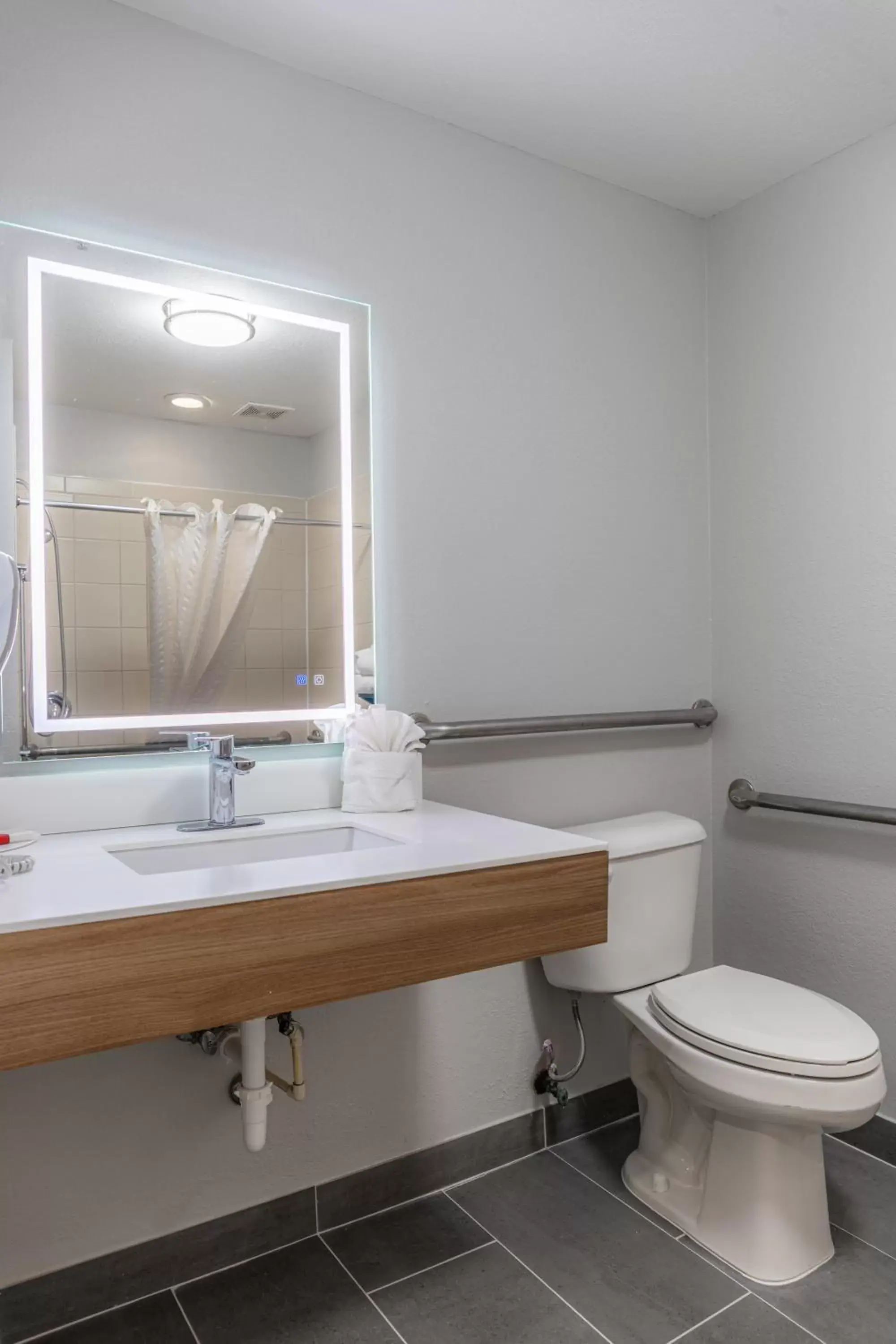 Bathroom in Microtel Inn & Suites by Wyndham Kingsland