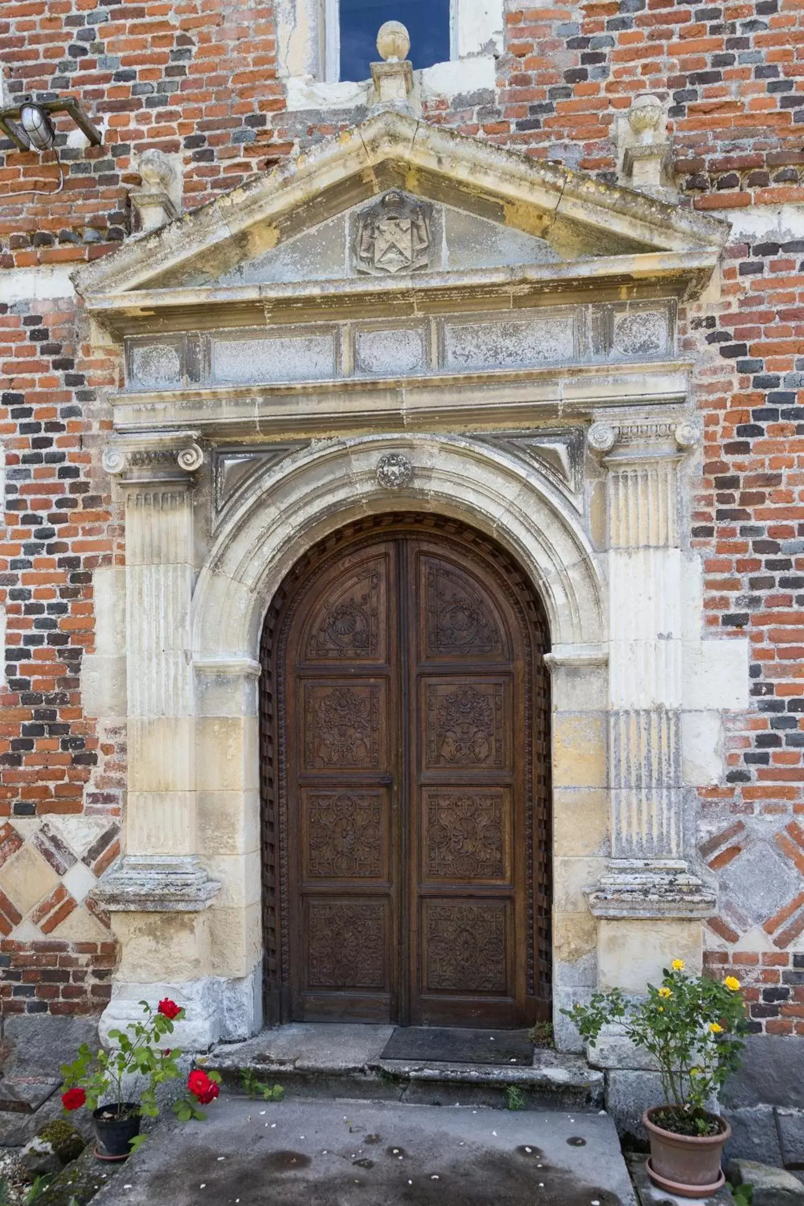 Facade/entrance in Auberge du Manoir d'Archelles