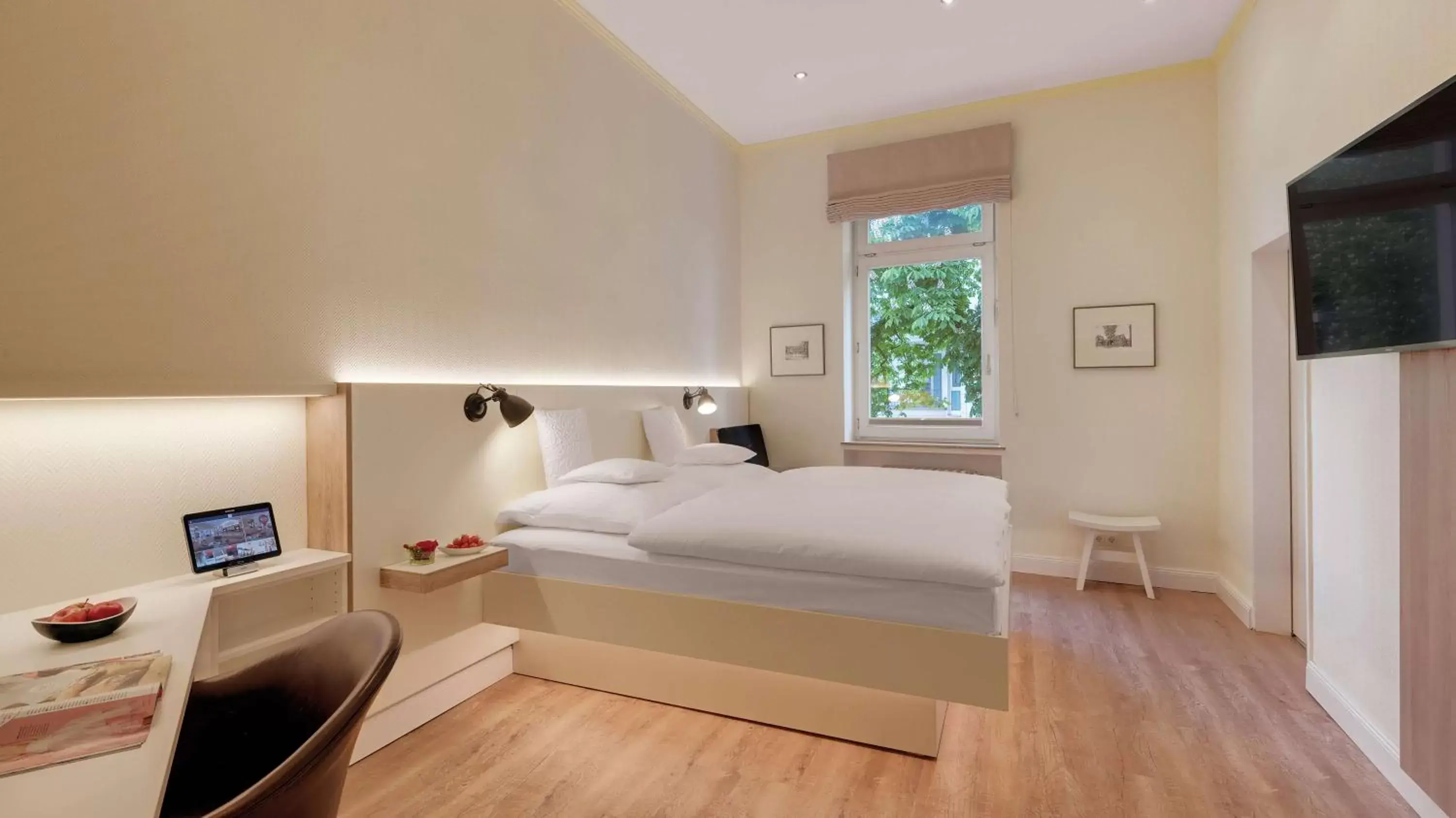 Bedroom, Bed in Rheinhotel Dreesen