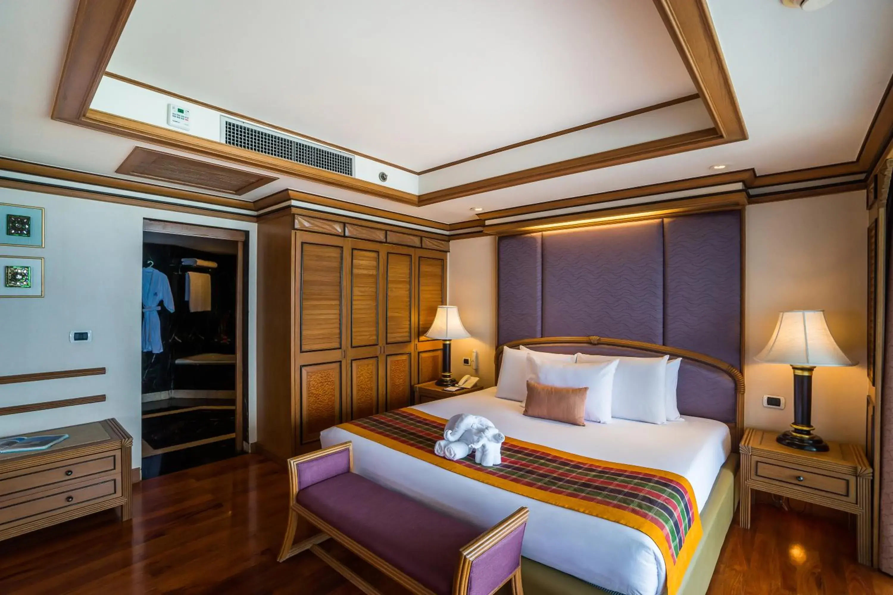 Regency Suite (1 bedroom) in Royal Cliff Grand Hotel Pattaya