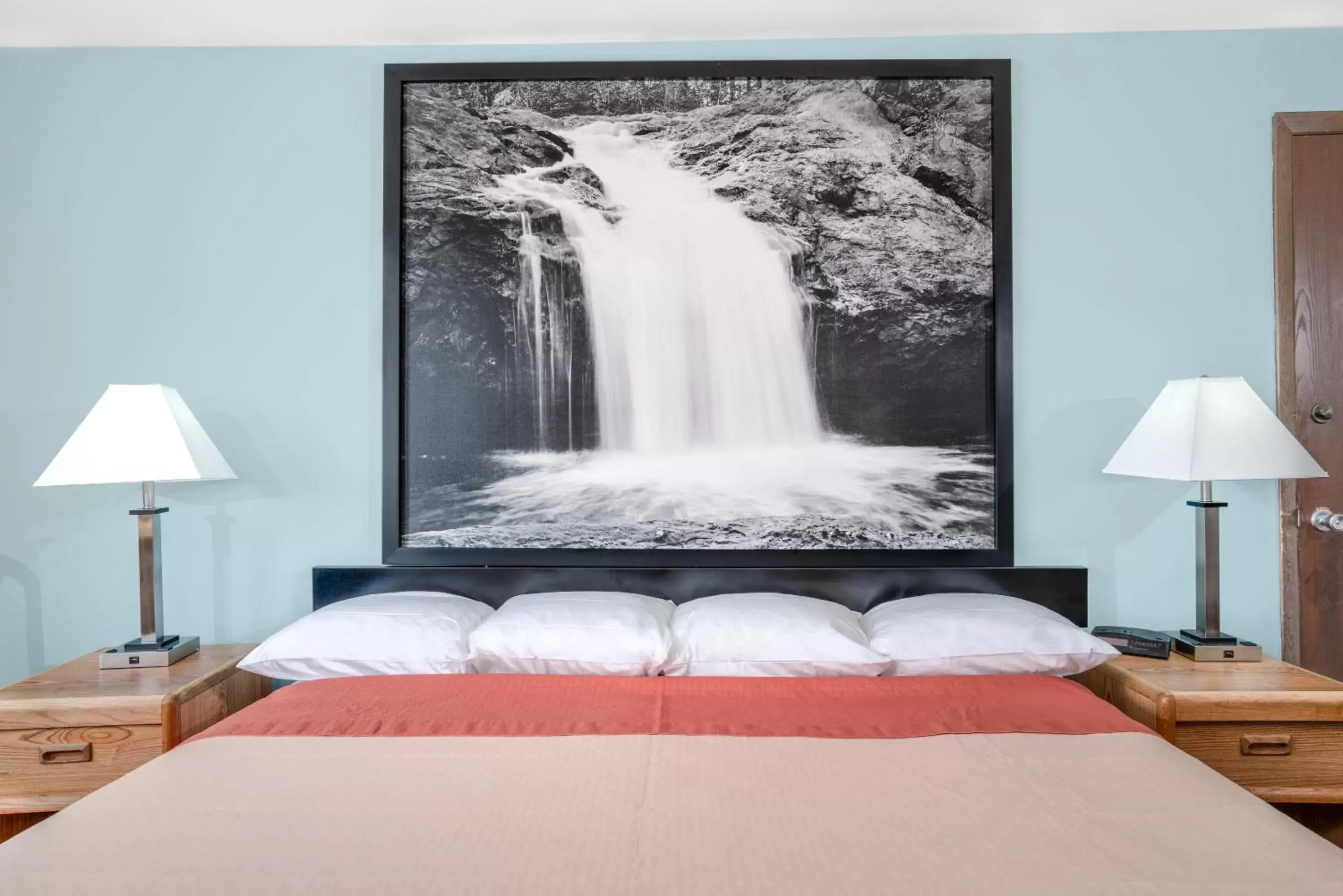 Photo of the whole room, Bed in Super 8 by Wyndham Tomah Wisconsin Photo of the whole room, Bed in Super 8 by Wyndham Tomah Wisconsin