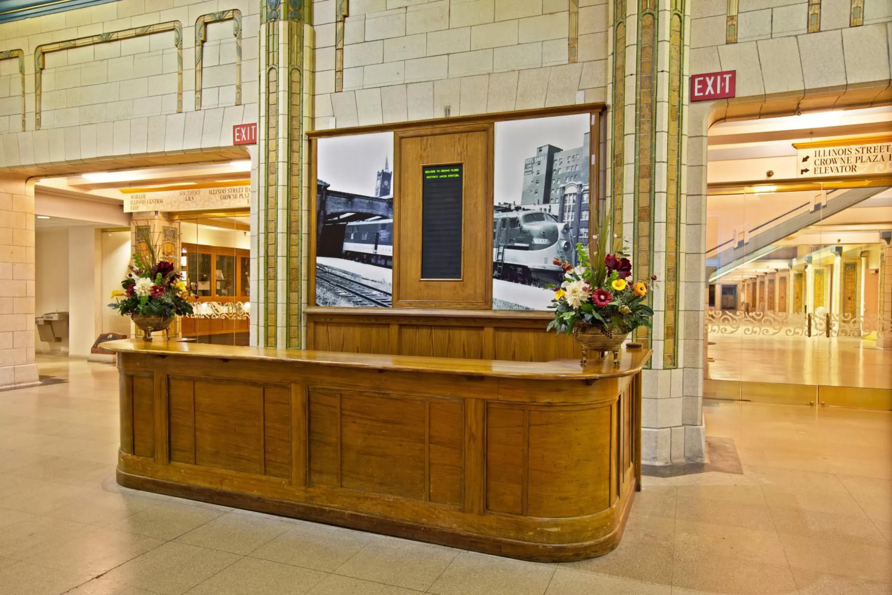 Meeting/conference room, Lobby/Reception in Crowne Plaza Indianapolis-Dwtn-Union Stn, an IHG Hotel