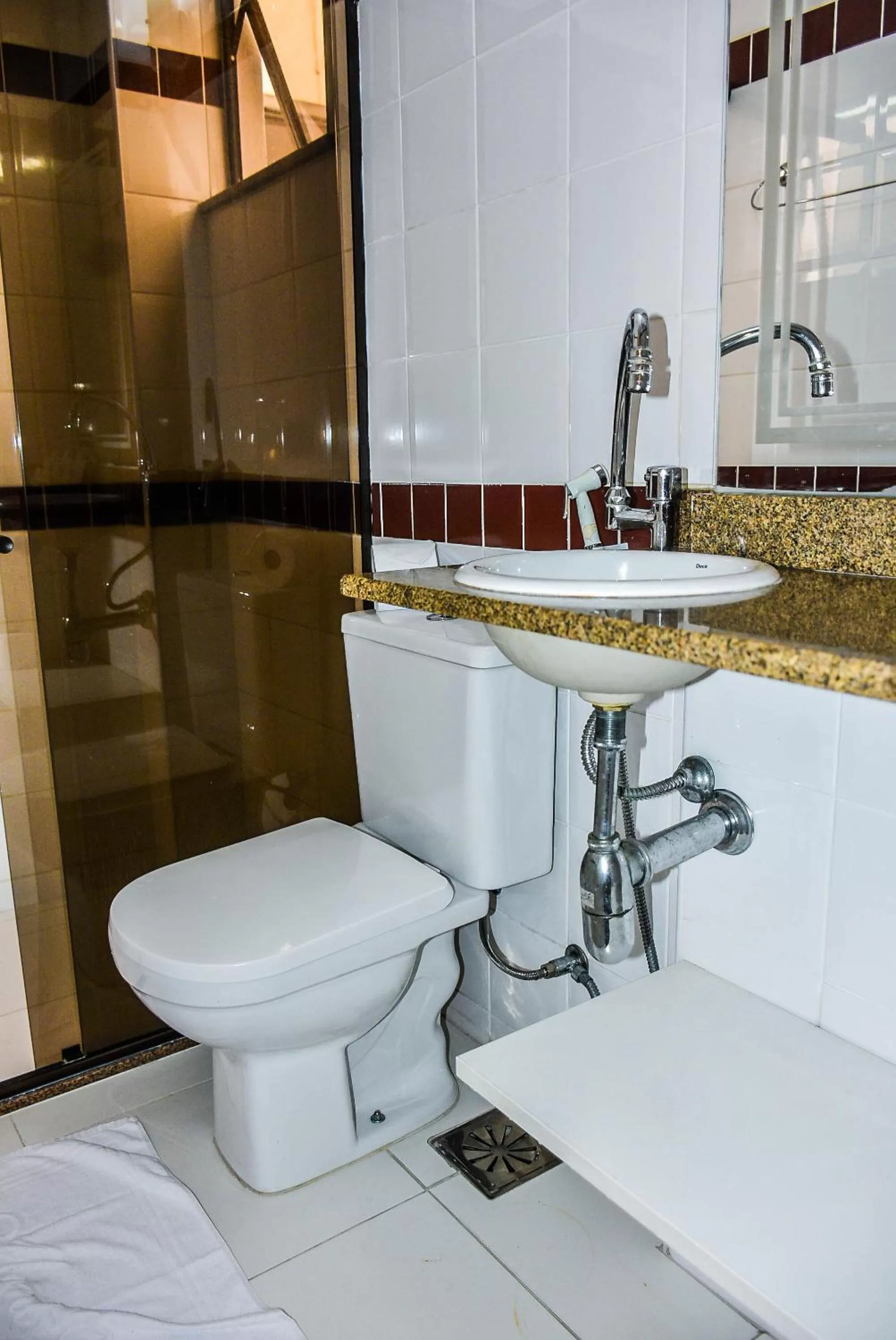 Bathroom in Mont Blanc Apart Hotel Nova Iguaçu