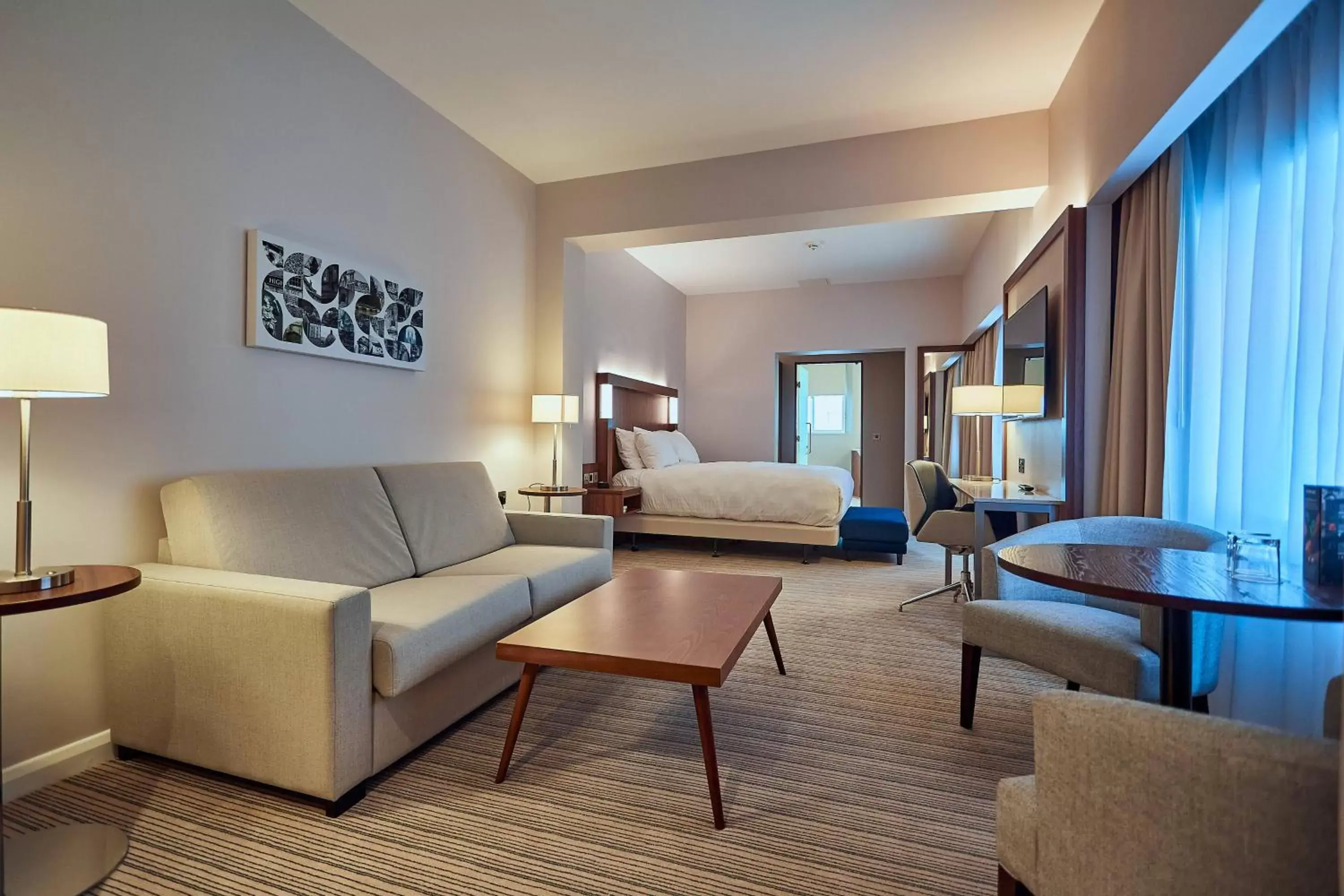 Bedroom, Seating Area in Courtyard by Marriott Oxford City Centre