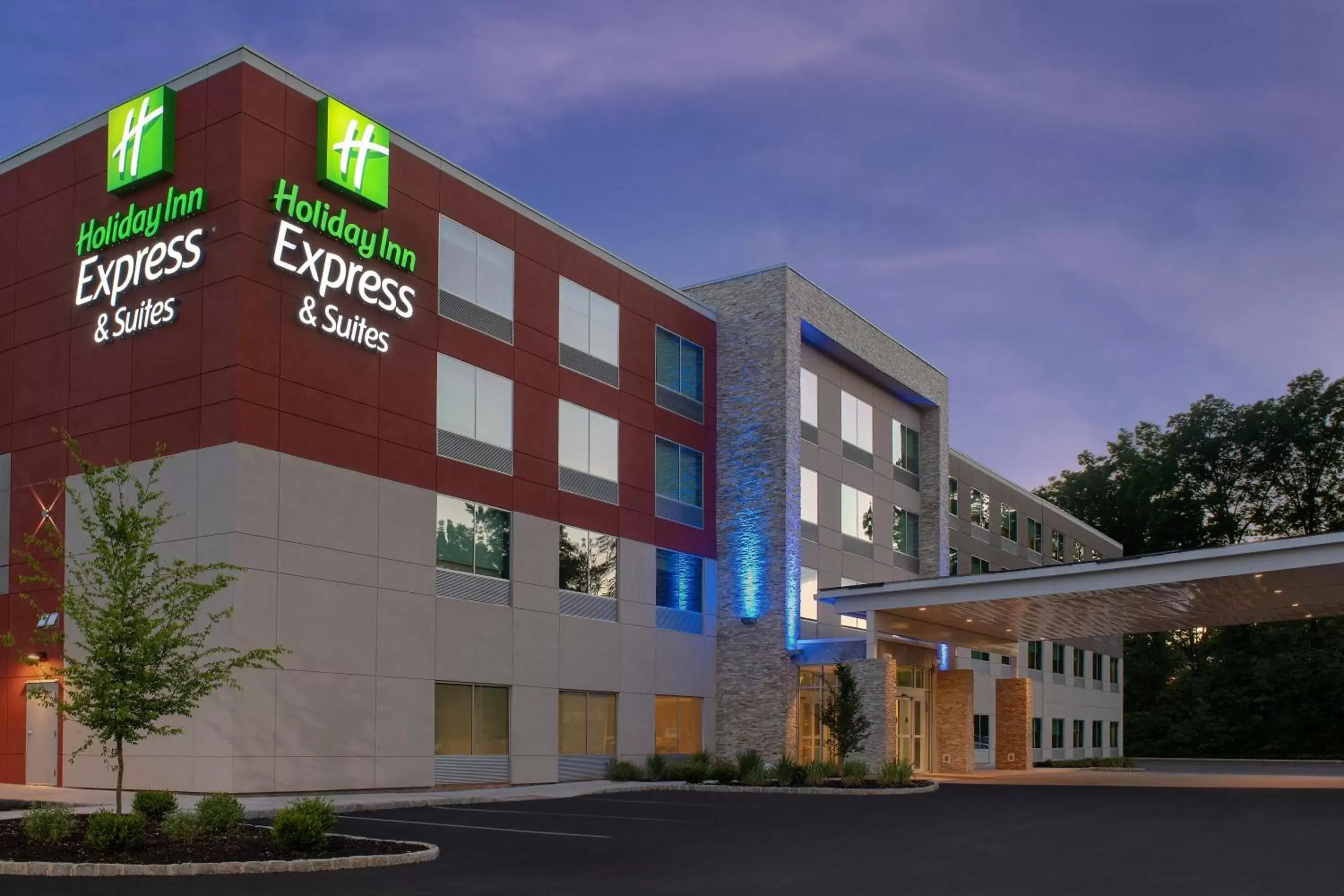 Property building in Holiday Inn Express & Suites - North Brunswick by IHG Property building in Holiday Inn Express & Suites - North Brunswick by IHG